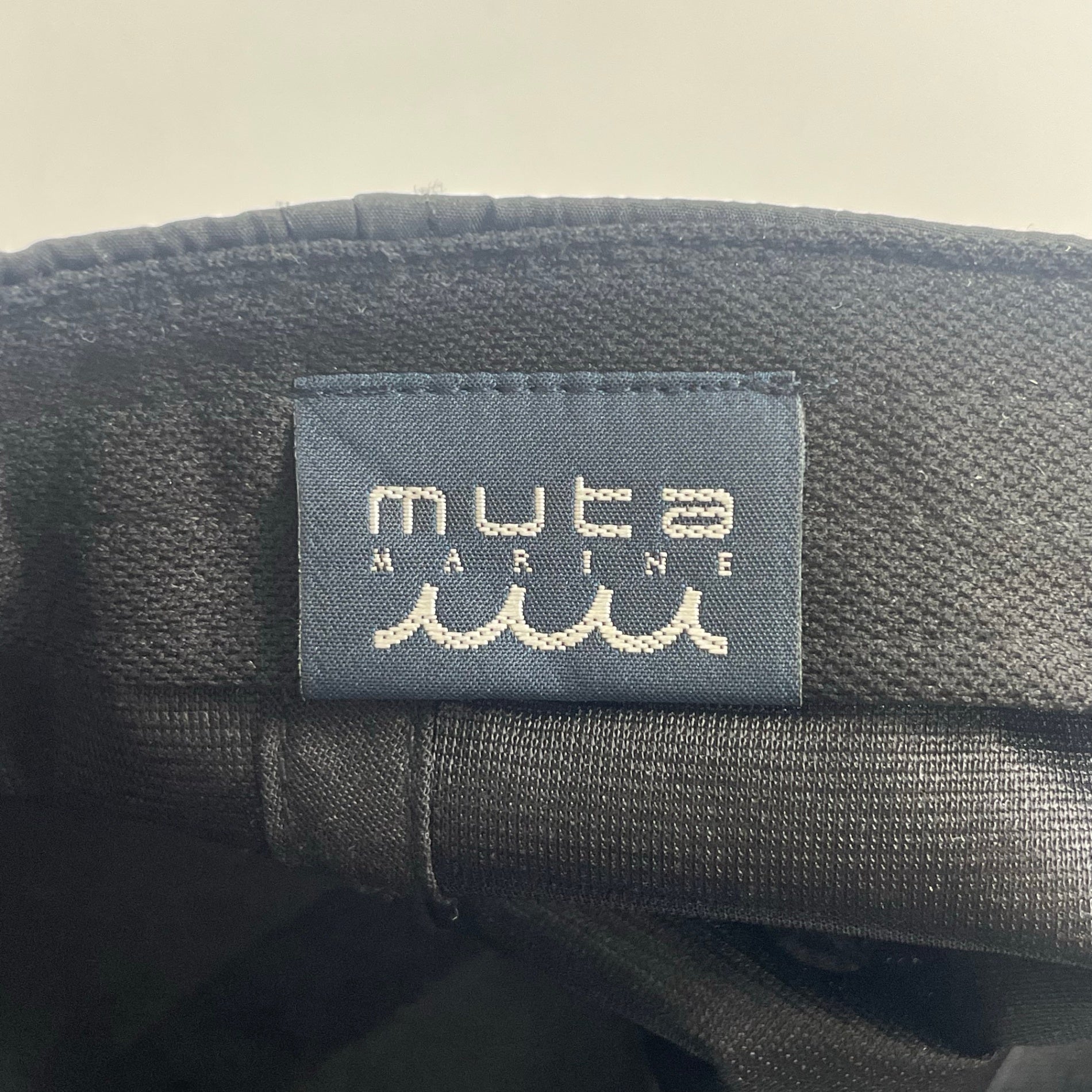 MUTA MARINE ムータ マリン / 刺繍ロゴキャップ ポイントロゴ ホワイト×ブラック 美品
