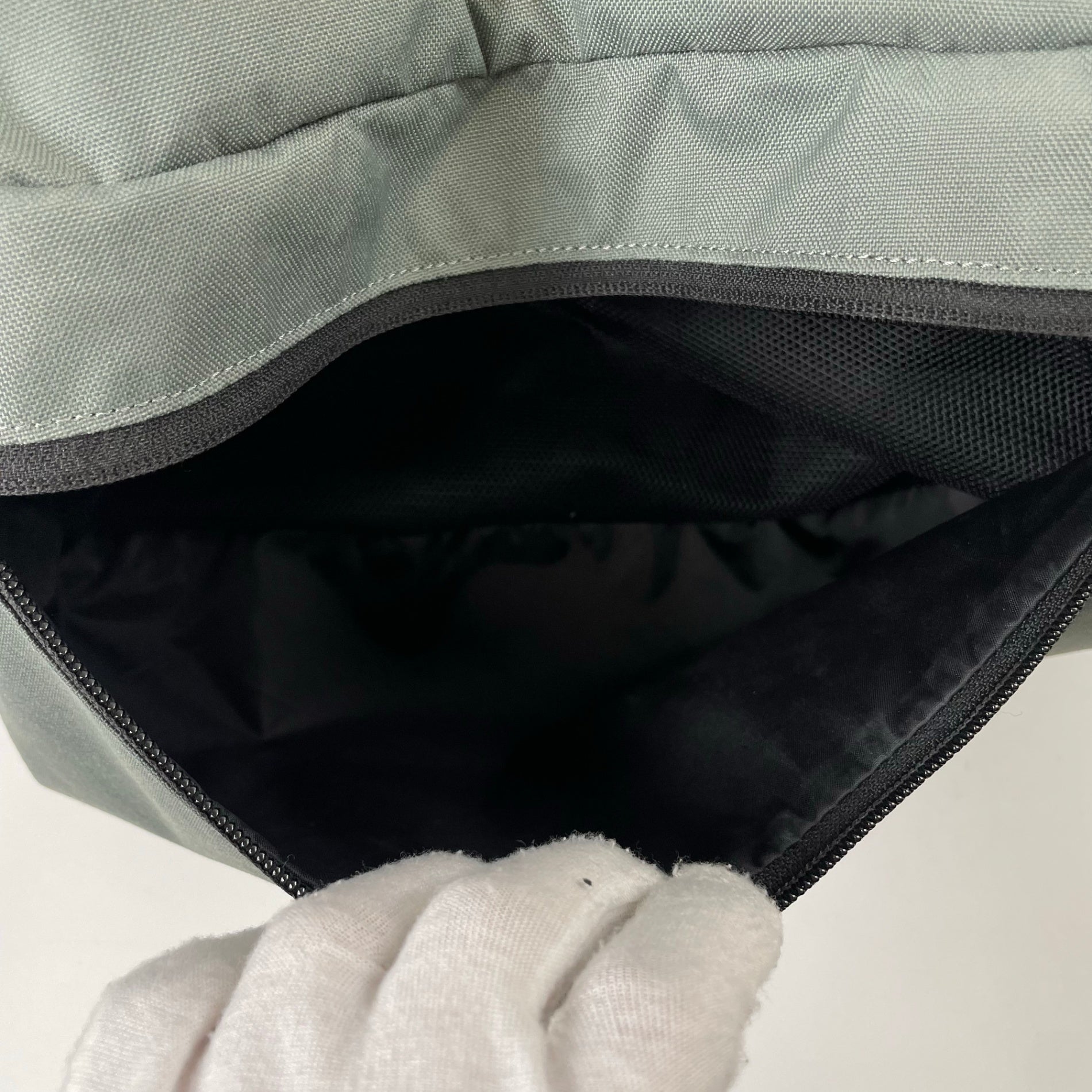 snow peak / Everyday Use Middle Shoulder Bag 参考定価：10,800+tax