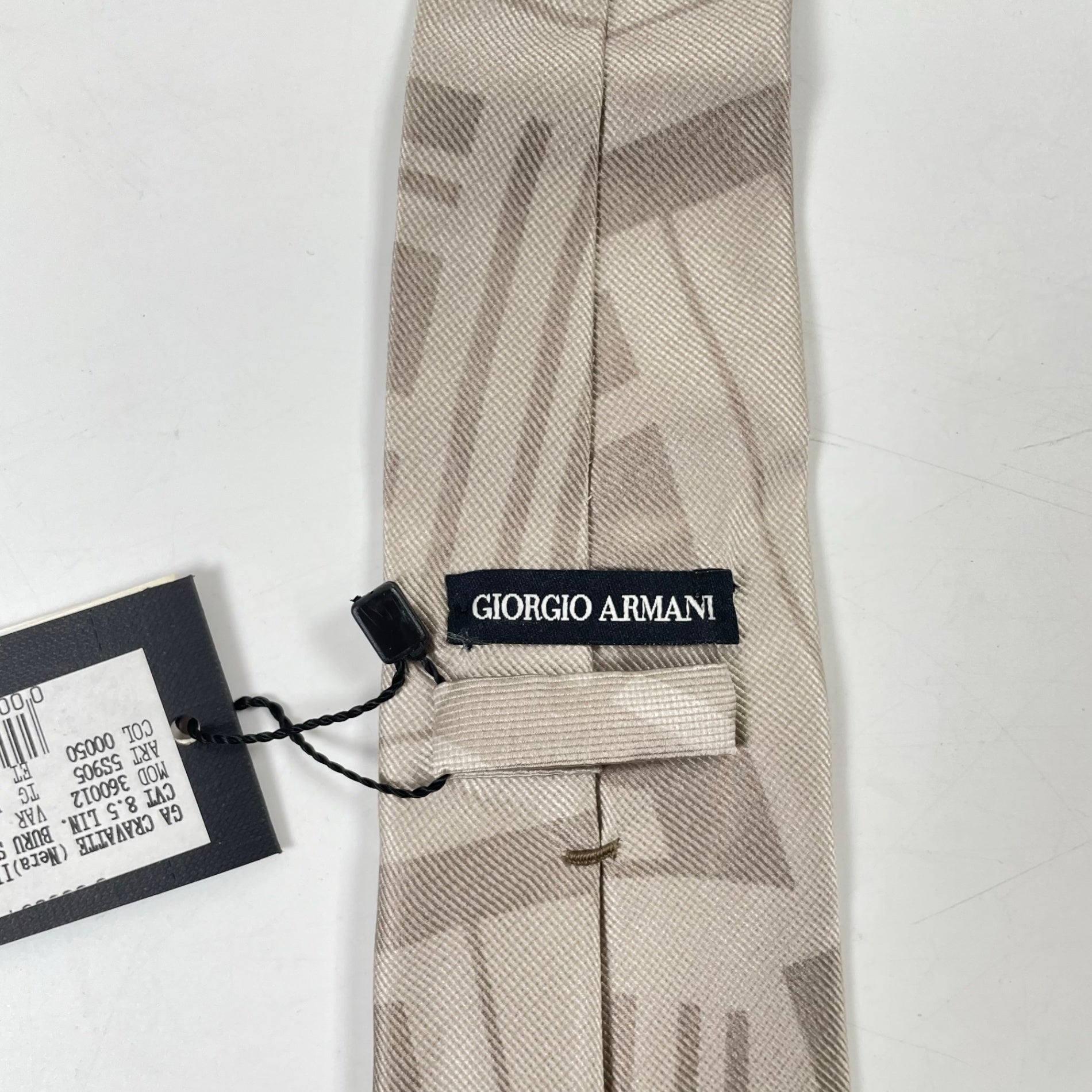 GIORGIO ARMANI / 幾何学模様シルクネクタイ 未使用品 参考定価：35,000程度