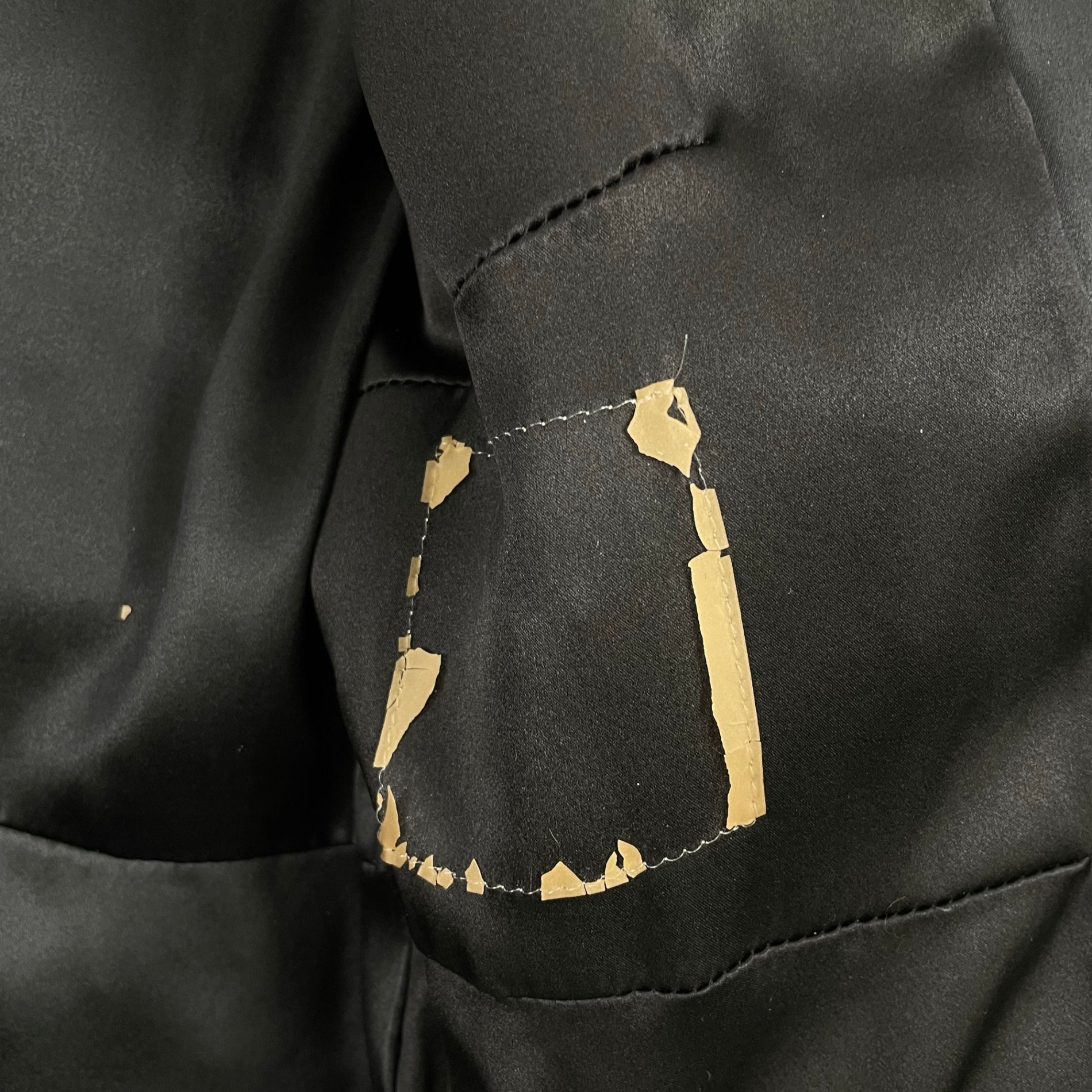 GIORGIO ARMANI / ピュアシルクダウンジャケット BORGO21製 参考定価：600,000程度 SIZE:42