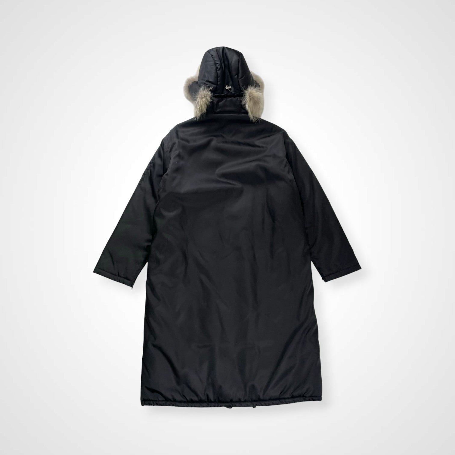 PRADA プラダ / RE- NYLON ダウンコート コヨーテファー ロップイヤー 参考定価：400,000程度 SIZE:M