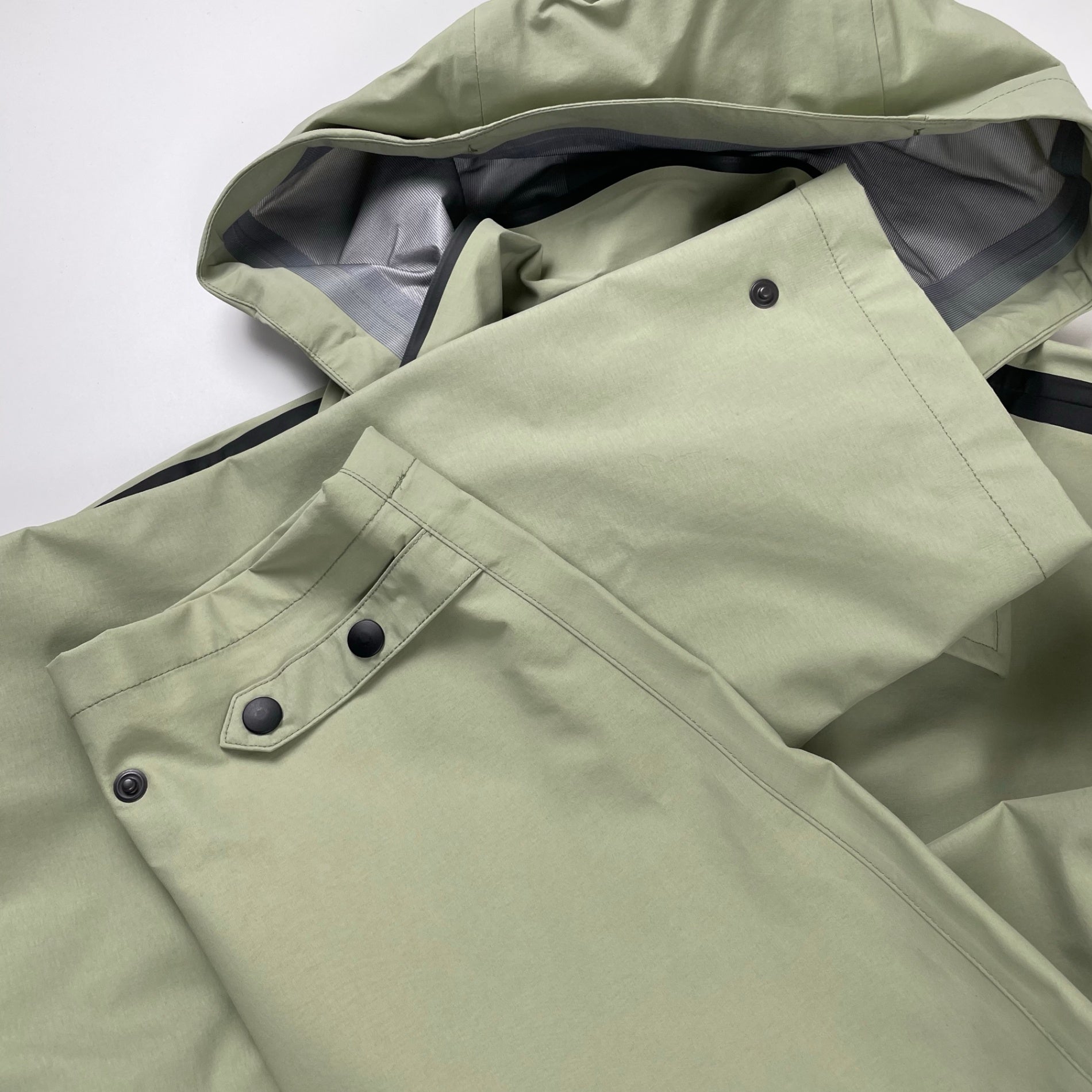 UNUSED アンユーズド / Nylon Coat US2351 未使用 参考定価：64,000+tax SIZE:2