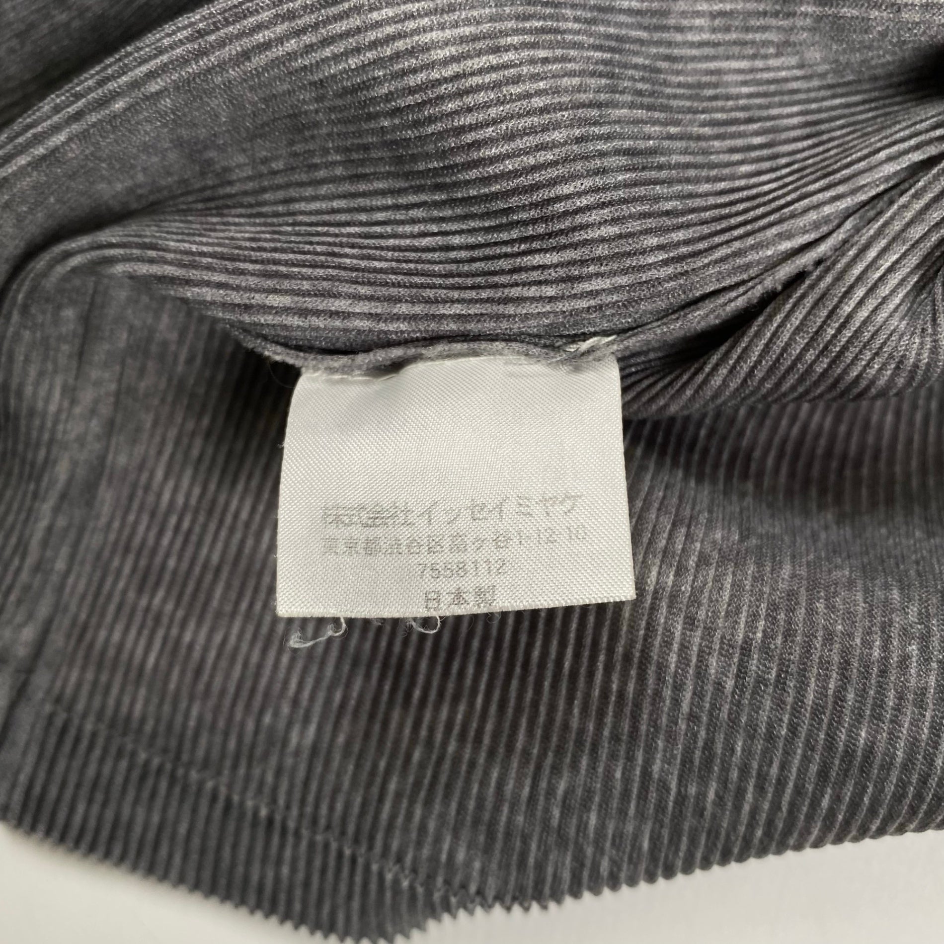 PLEATS PLEASE ISSEY MIYAKE プリーツプリーズ イッセイミヤケ / プリーツVネックカットソー PP02-FK117 SIZE:3(L程度)