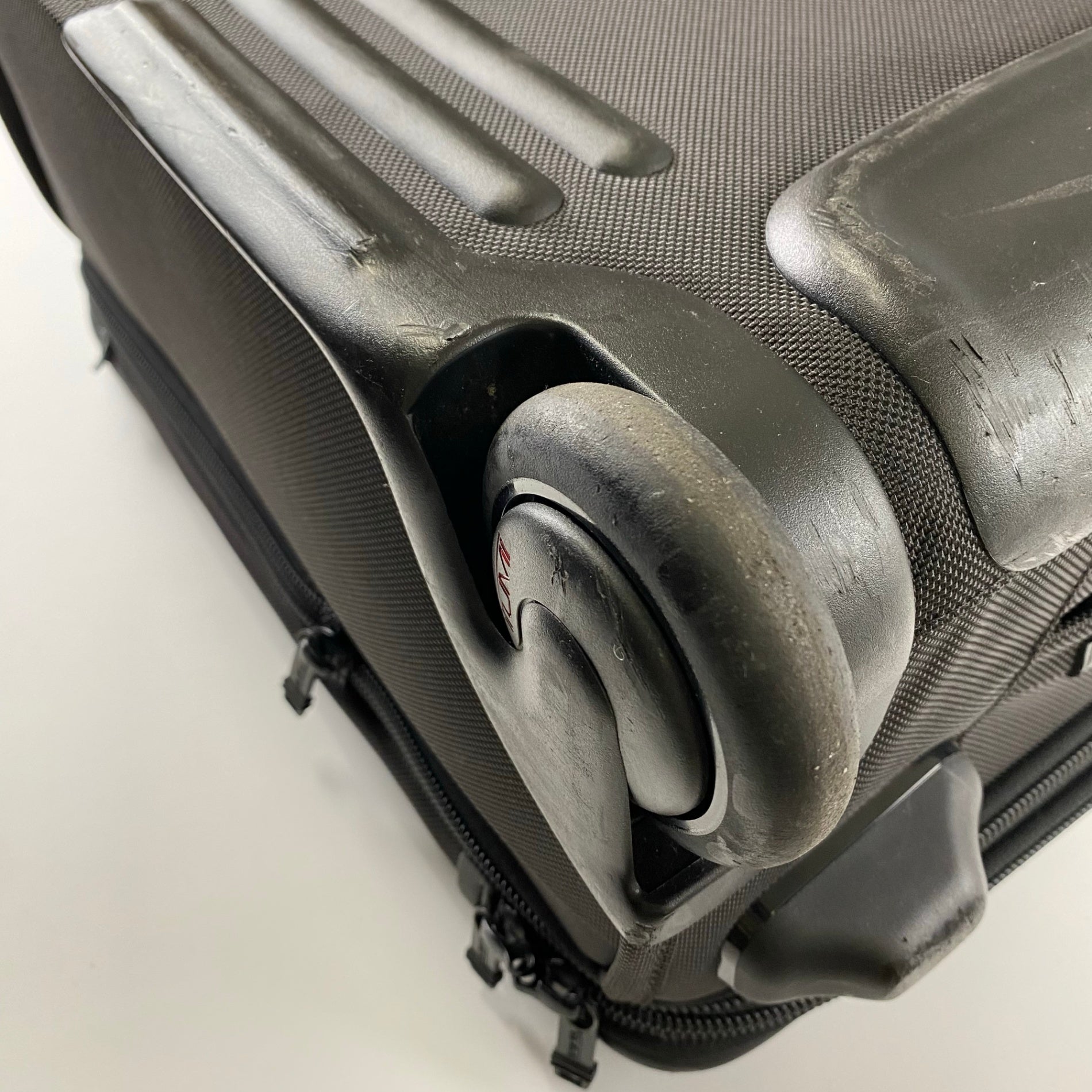 TUMI トゥミ / 26L収納 18インチ インターナショナル コンパクト キャリーオン ブラック 22018DH 参考定価：85,000+tax