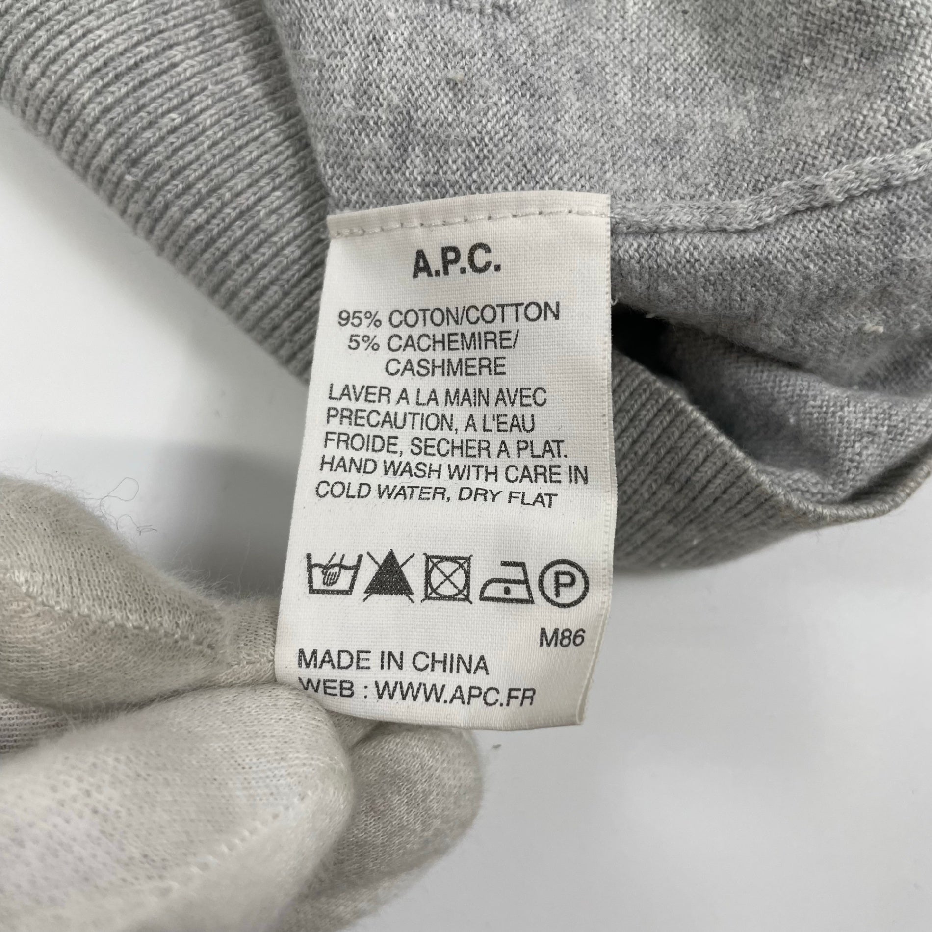A.P.C. アーペーセー / カシミヤMIXカーディガン 水牛ボタン 参考定価：28,000程度 SIZE:XS