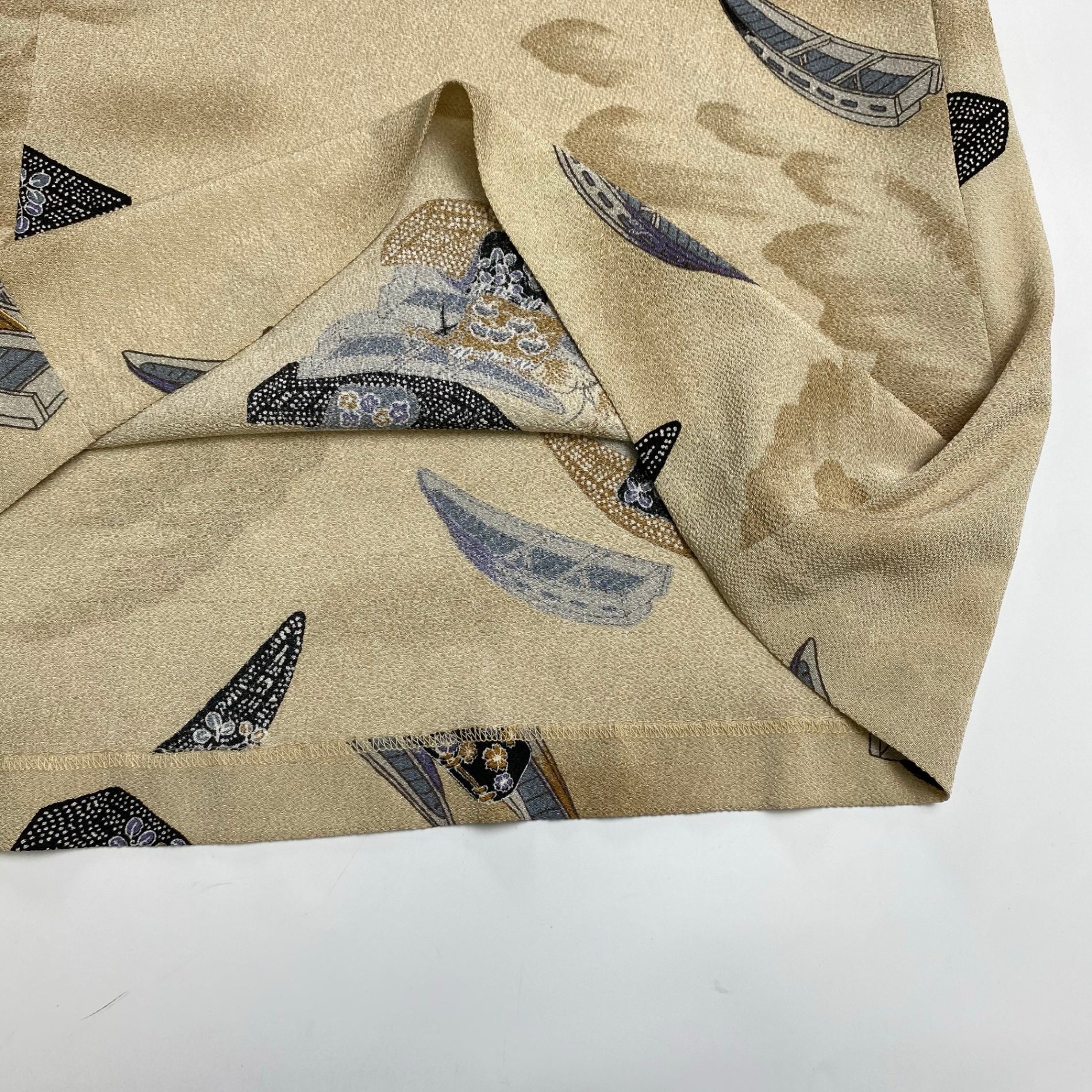 詩仙堂 BY HITOSHI TAMURA / 日本画 舟柄 ちりめん ワンピース くるみボタン 日本製 参考定価：35,000程度