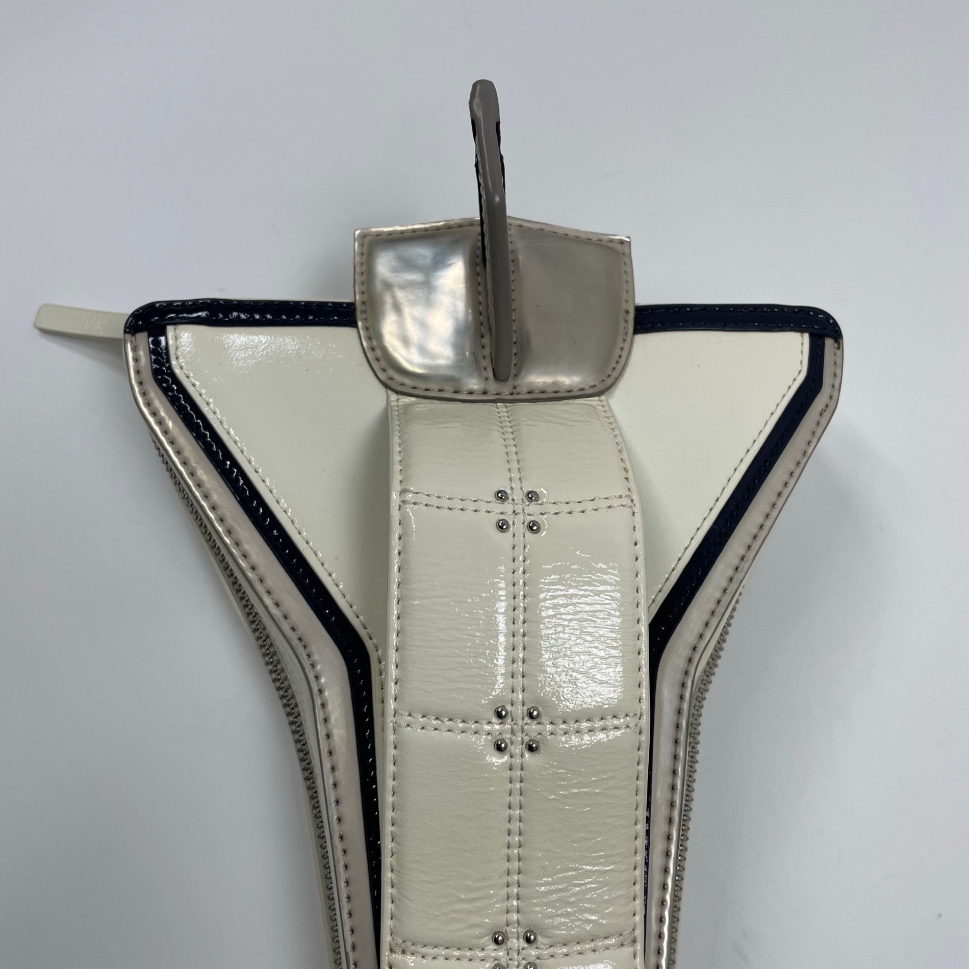 kate spade ケイトスペード / スペースシャトルクラッチバッグ ホワイト×シルバー