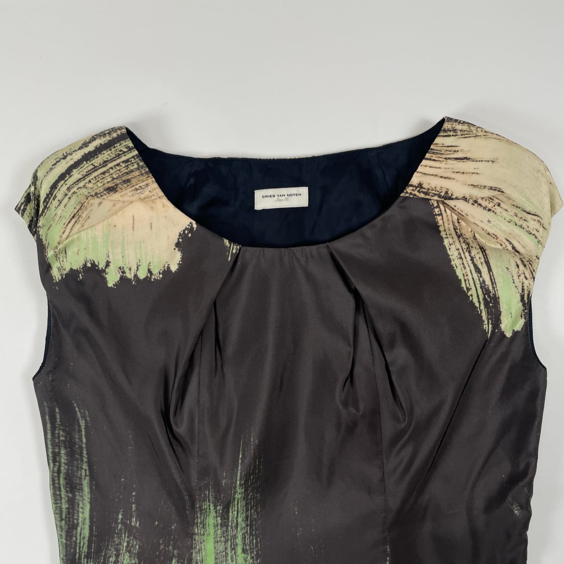 DRIES VAN NOTEN / シルクノースリーブブラウス 参考定価：100,000程度 SIZE：36