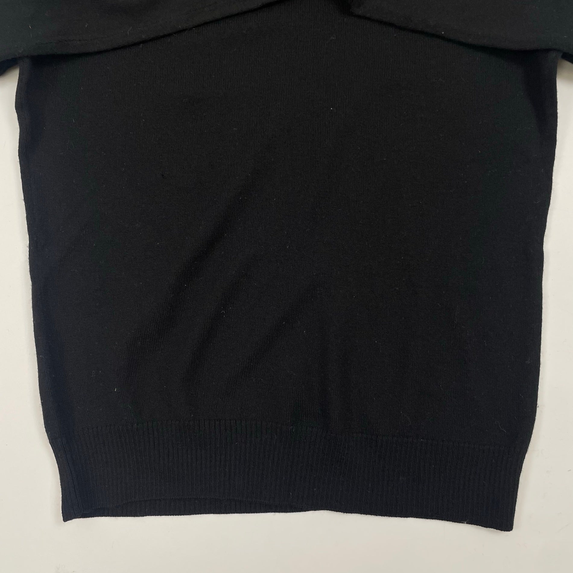 BURBERRY BLACK LABEL バーバリーブラックレーベル / ワンポイントVネックニット 参考定価：25,000程度 SIZE:2