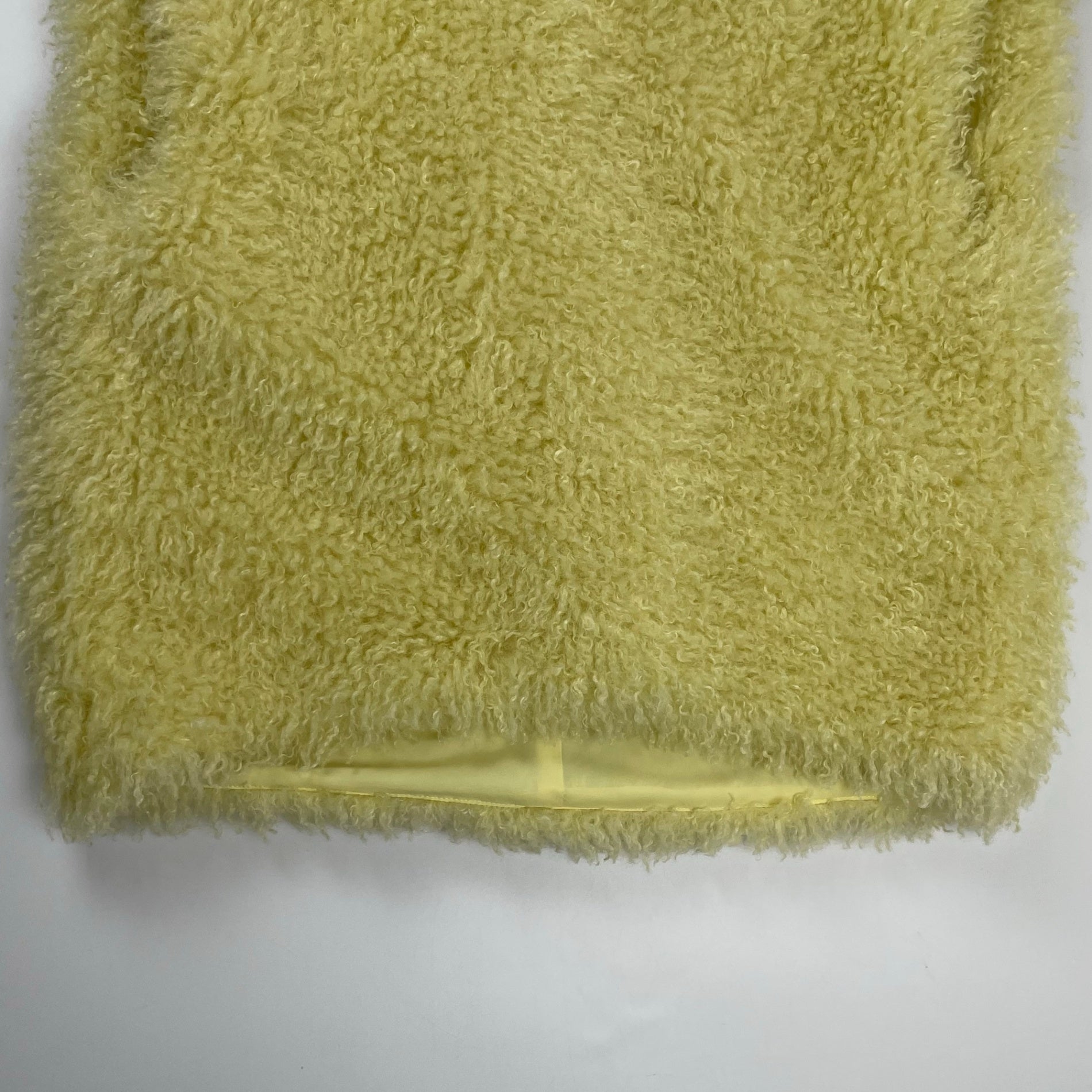 MIESROHE ミースロエ / シャギーベスト イエロー 参考定価：18,000+tax SIZE:FREE