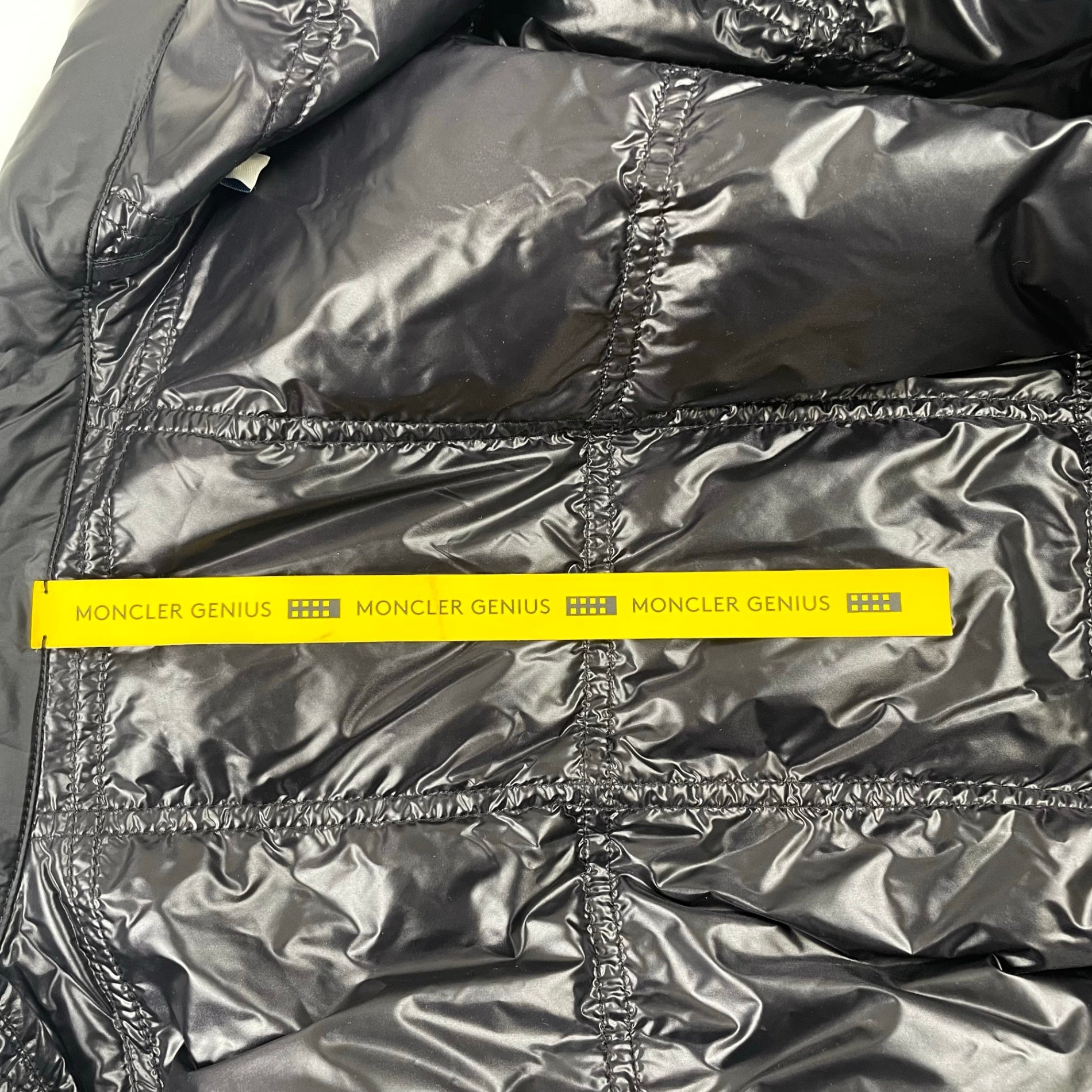 MONCLER × fragment design モンクレール フラグメントデザイン / コラボ JAYELダウンジャケット ブラック 参考定価：200,000程度 SIZE:1