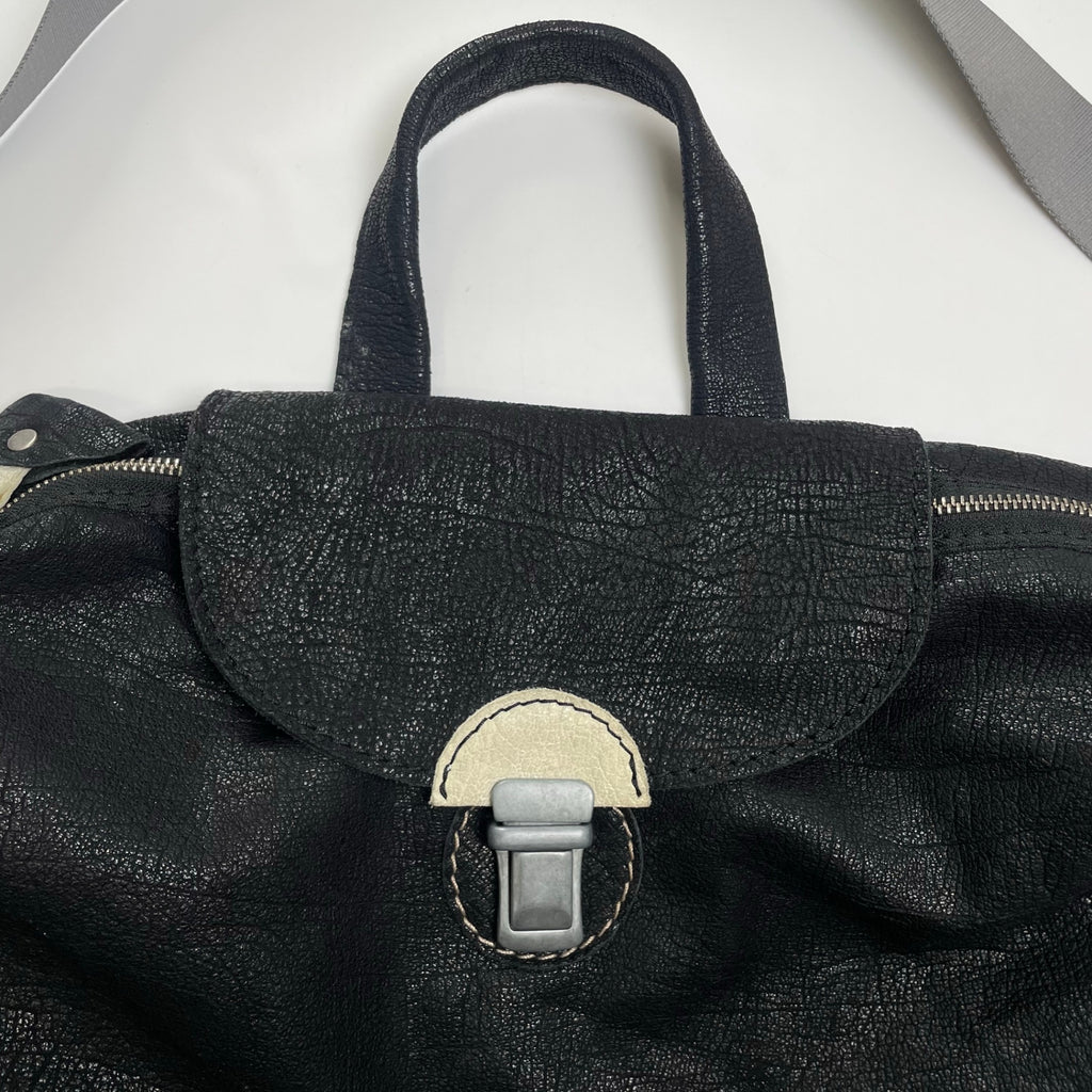 m'appazza イタリアデザイナーズ / シュリンクレザー ショルダーバッグ MADE IN ITALY 参考定価：100,000程度