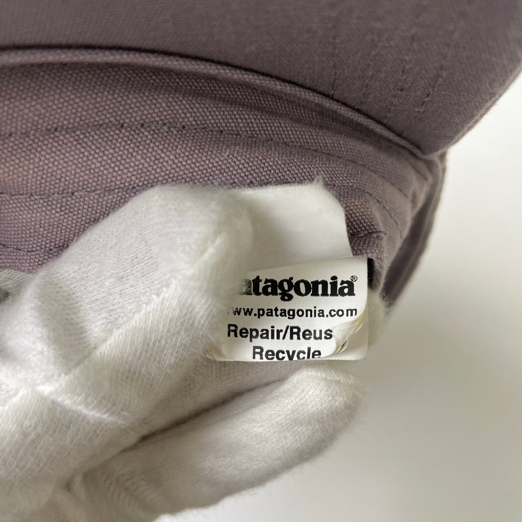 patagonia / P-6ラベルキャップ グレーパープル