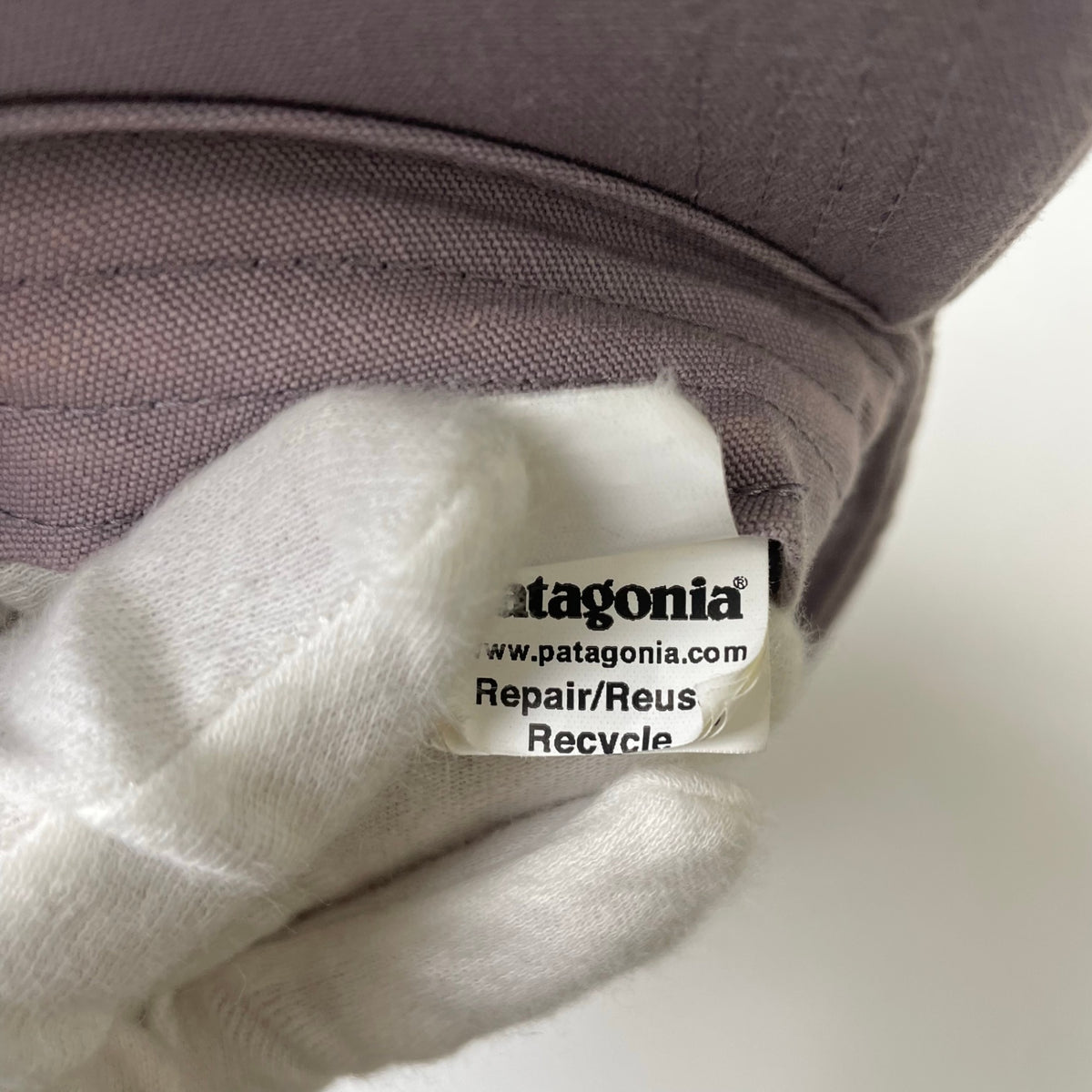 patagonia / P-6ラベルキャップ グレーパープル