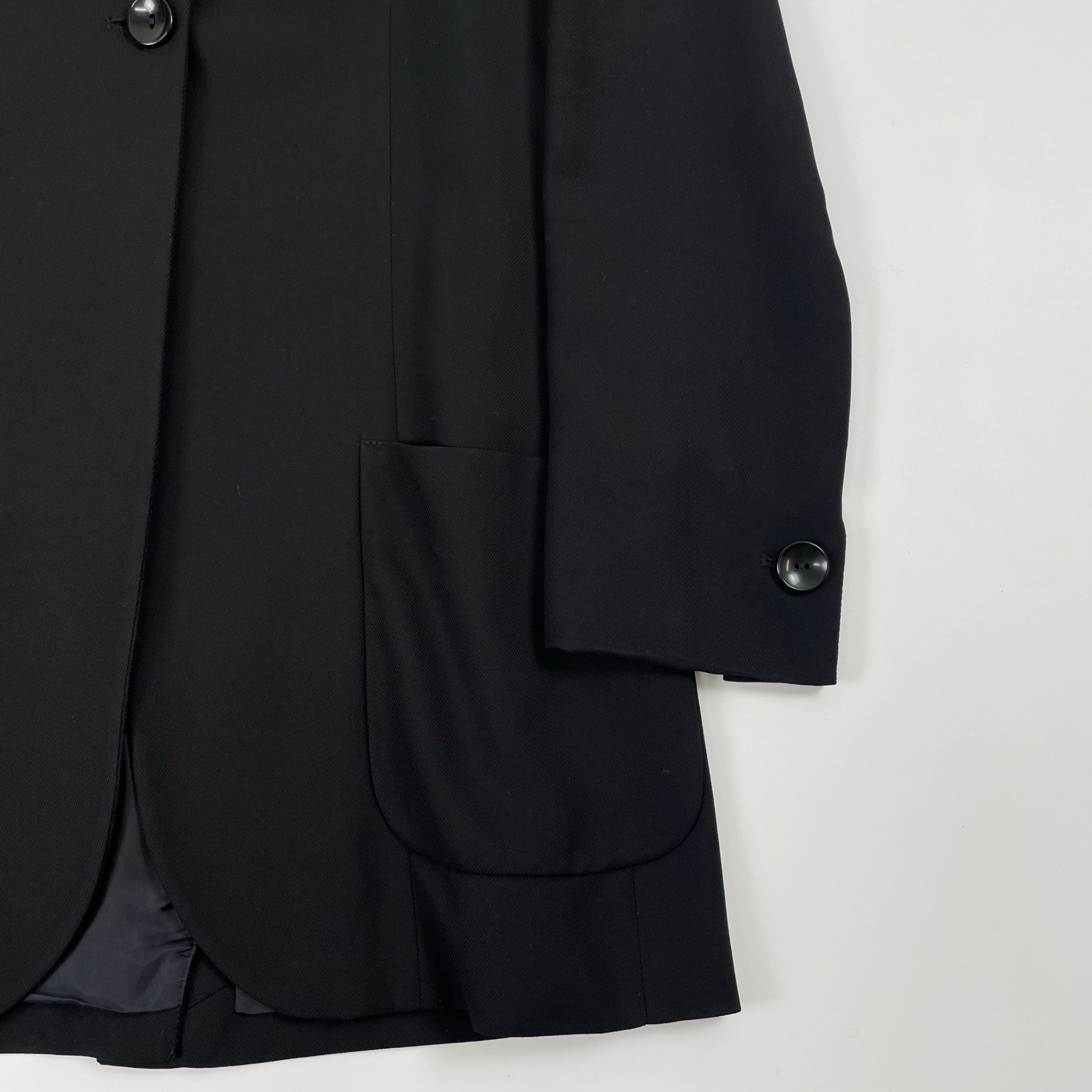 EMPORIO ARMANI / タキシードラペル1Bジャケット 参考定価：150,000程度 SIZE：40