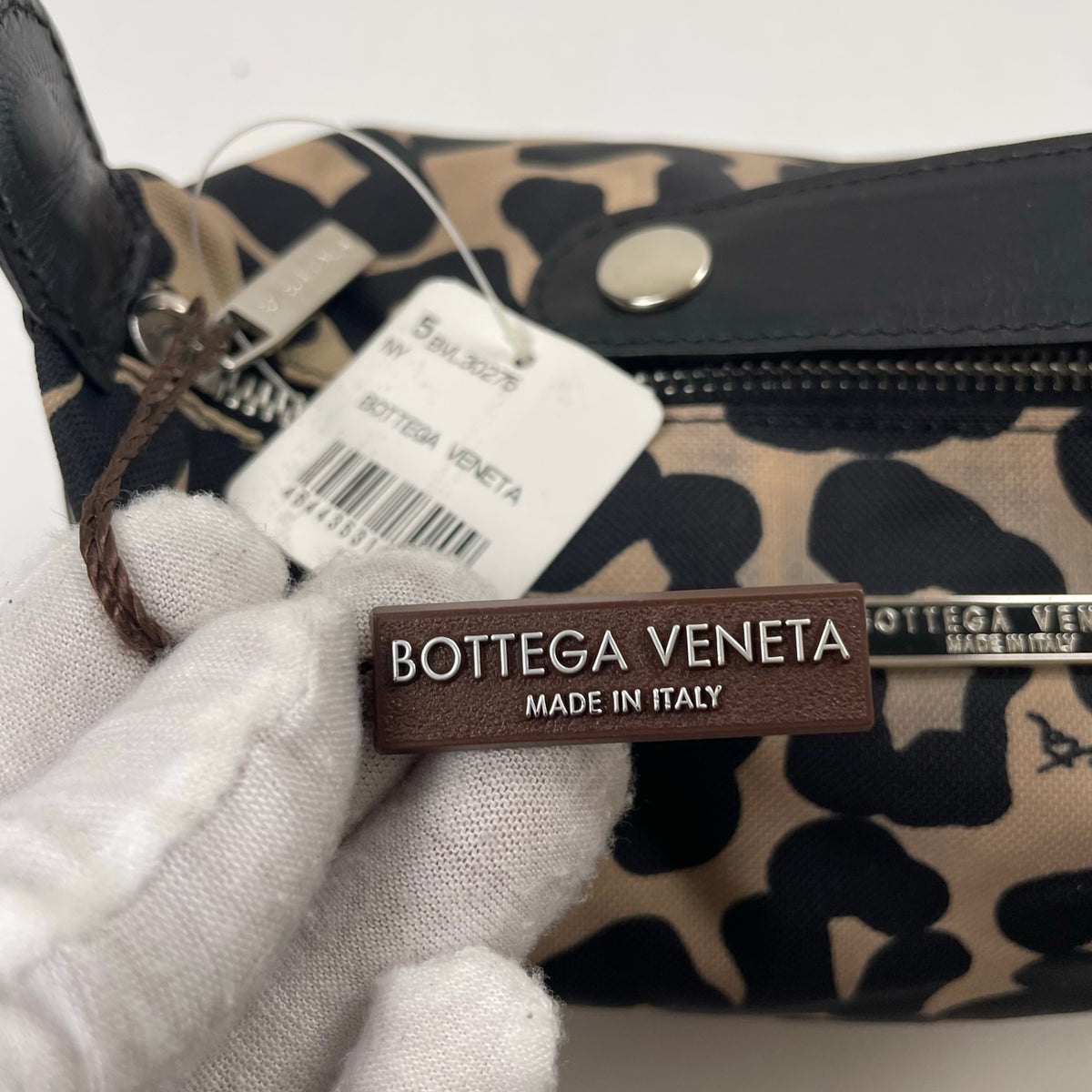 BOTTEGA VENETA / ポーチ型ハンドバッグ ベージュ×ブラック 未使用品