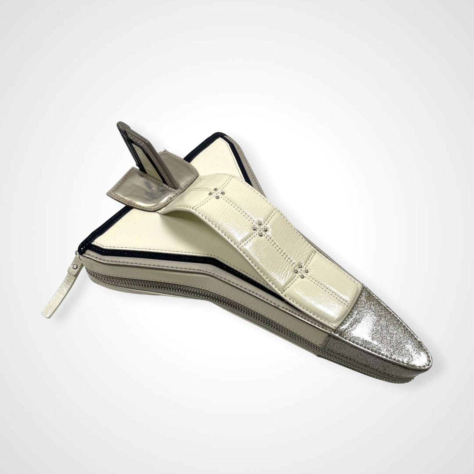 kate spade ケイトスペード / スペースシャトルクラッチバッグ ホワイト×シルバー