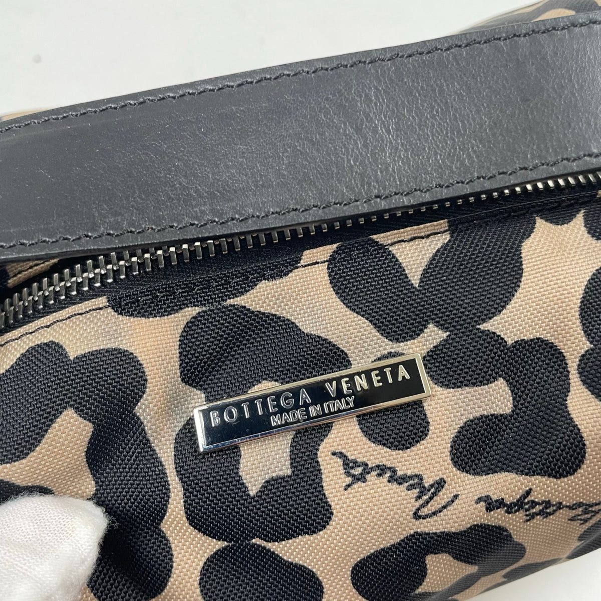 BOTTEGA VENETA / ポーチ型ハンドバッグ ベージュ×ブラック 未使用品