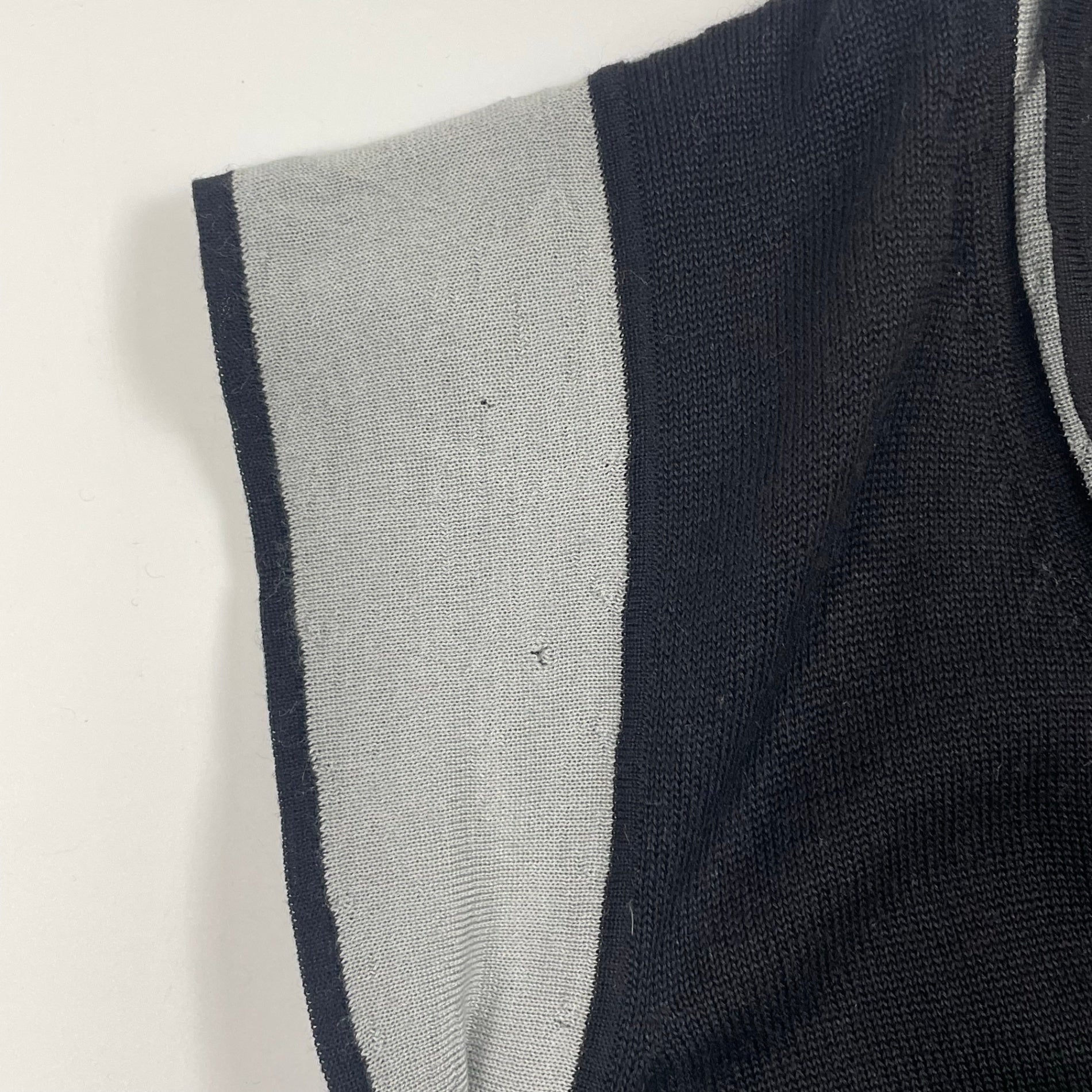 GIORGIO ARMANI ジョルジオ アルマーニ / シルクカシミヤノースリーブニット タグ付 参考定価：150,000程度 SIZE:42