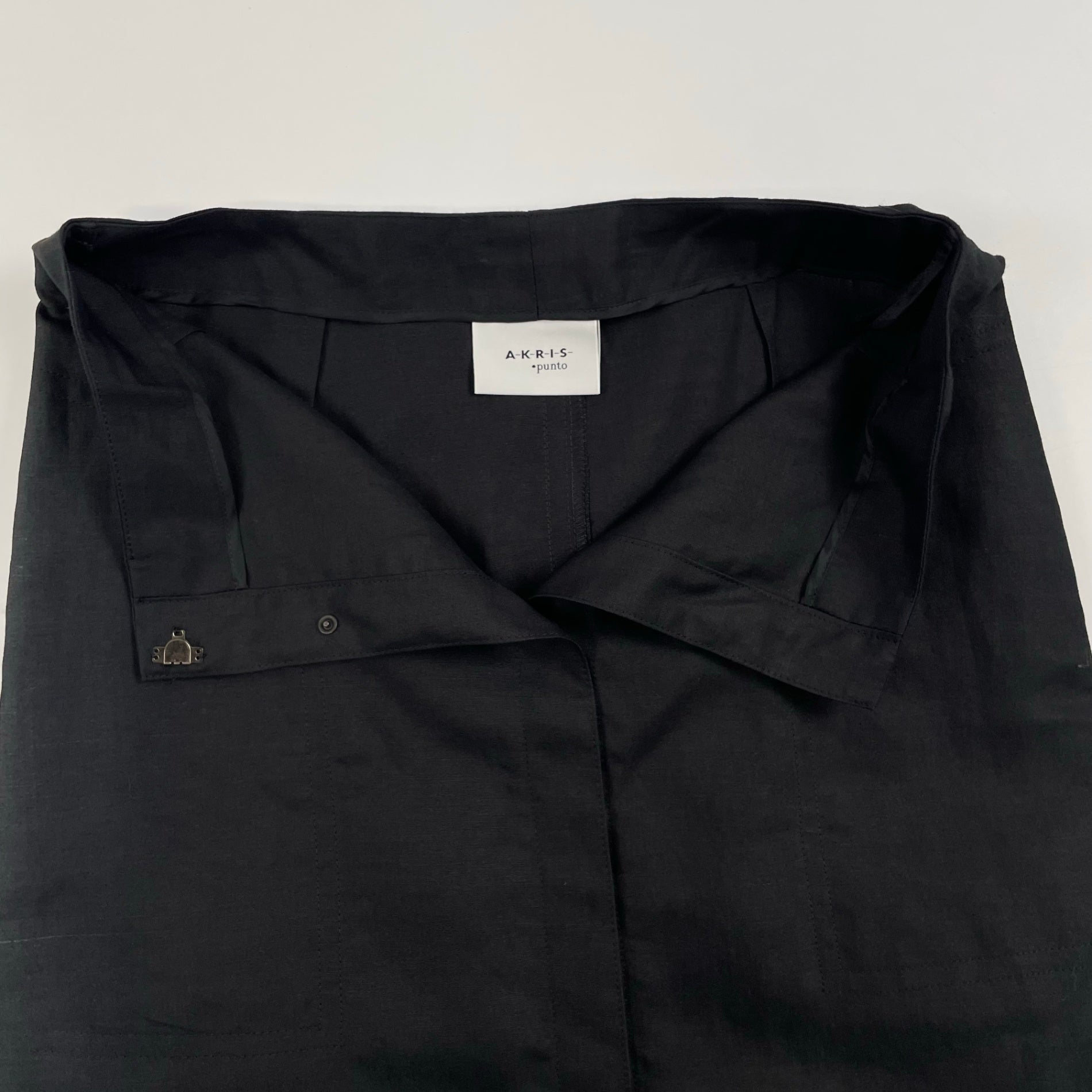 AKRIS PUNTO / ユーロリネンスカート 参考定価：80,000程度 SIZE:US4