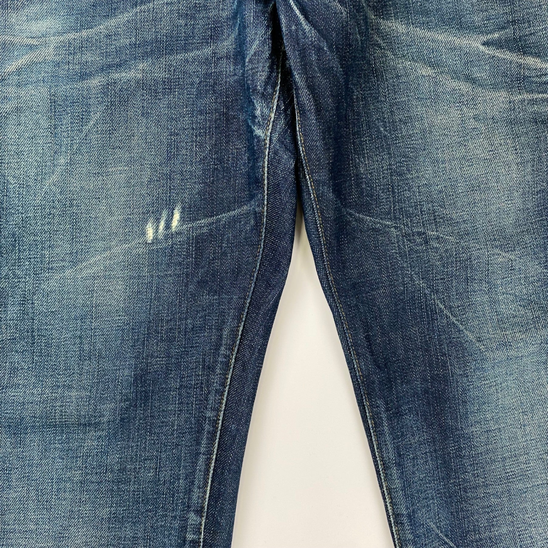 【プレミアム】 ARMANI JEANS DENIM CULTURE アルマーニジーンズ デニムカルチャー / ダメージ加工 デニムパンツ エンブレム セルビッジ 参考定価：60,000程度 SIZE:W29