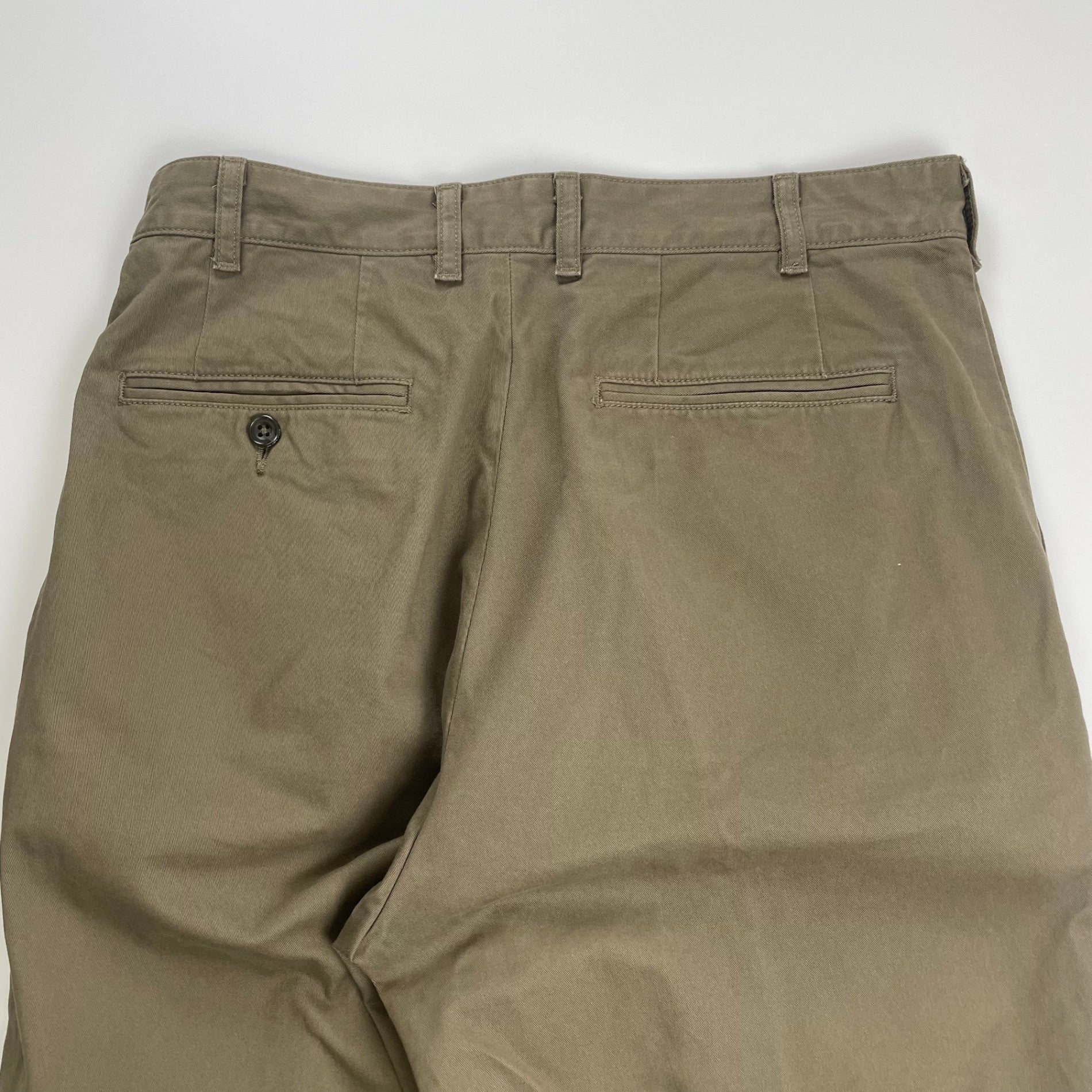 【BEAMS100名品】 BEAMS PLUS ビームスプラス / 2プリーツ チノ トラウザーズ カーキ 参考定価：12,000+tax SIZE：M