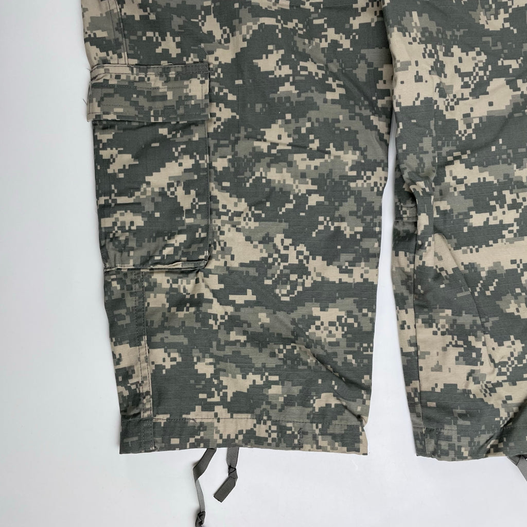US ARMY アメリカ軍 / デジカモ ミリタリーパンツ SIZE：LARGE-SHORT