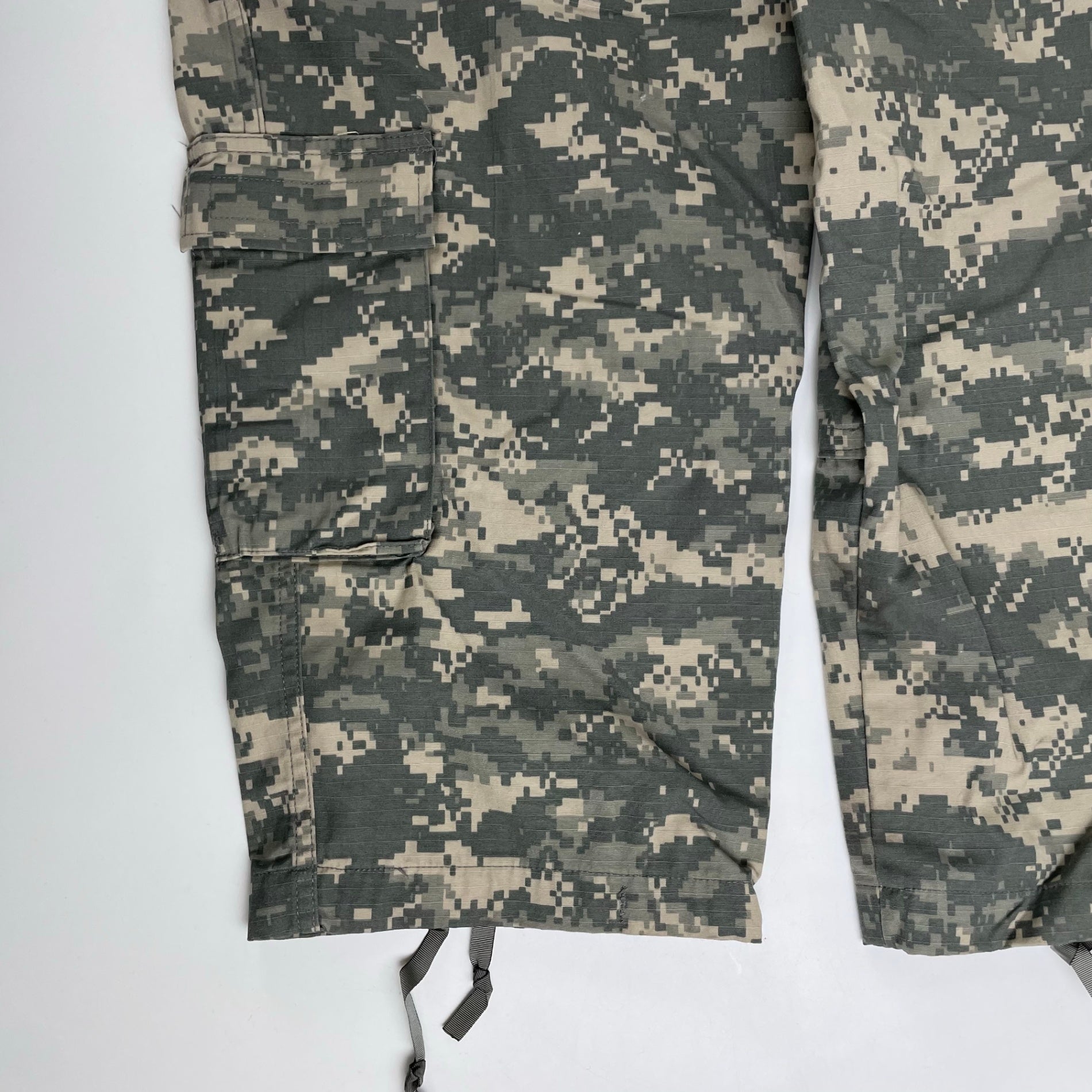 US ARMY アメリカ軍 / デジカモ ミリタリーパンツ SIZE：LARGE-SHORT