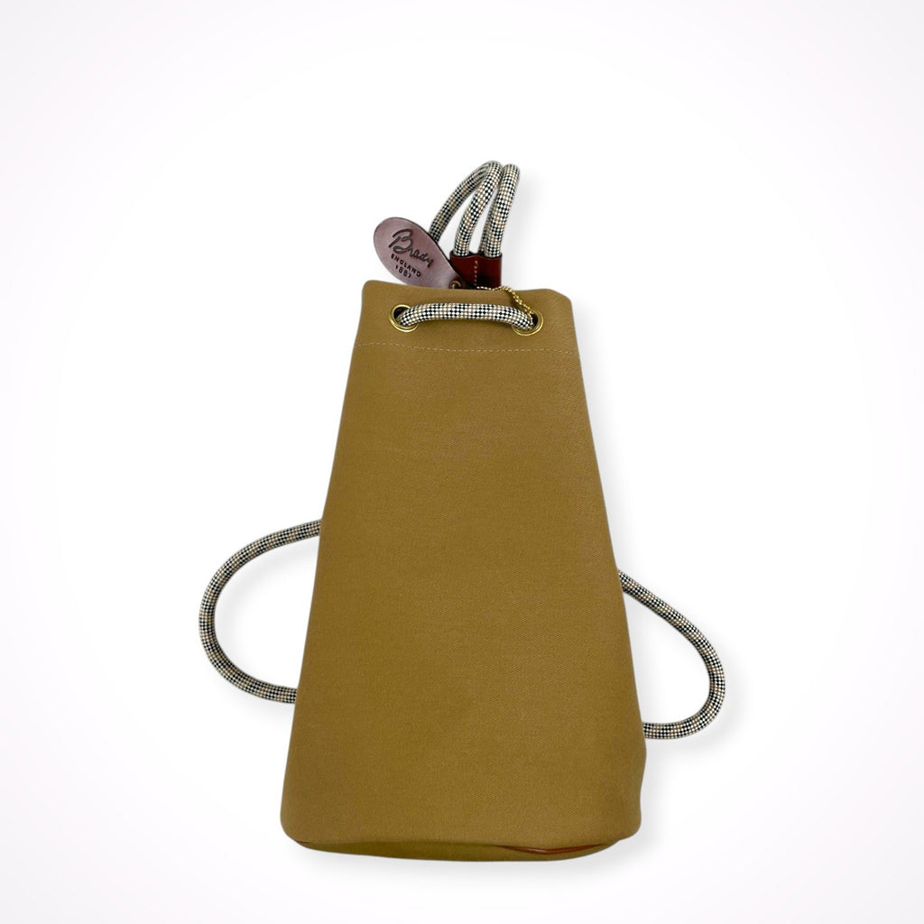 Brady / NEVISワンショルダーバッグ 極美品 参考定価：48,000+tax