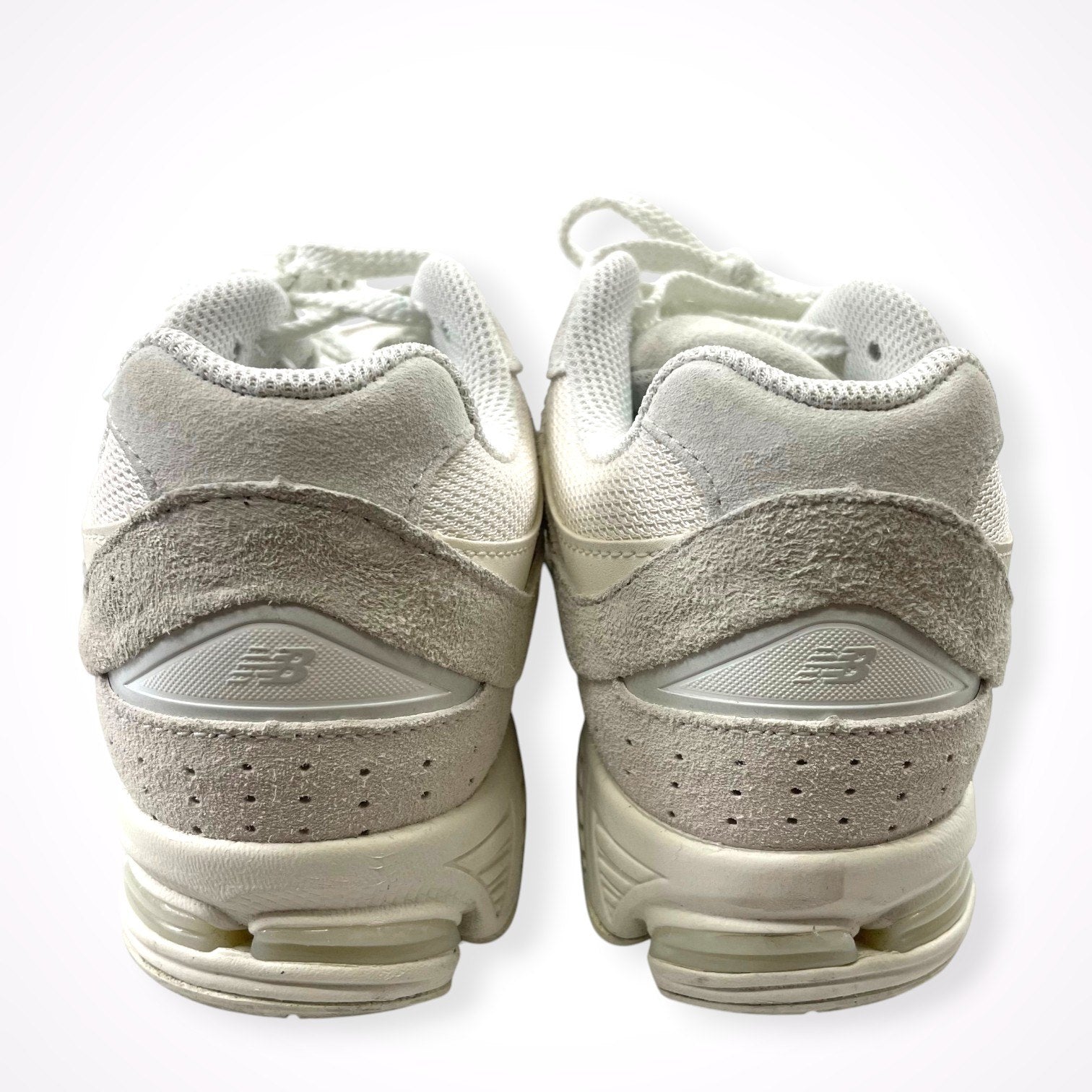 New Balance / 2002Rスニーカー 参考定価：20,000+tax SIZE:23cm