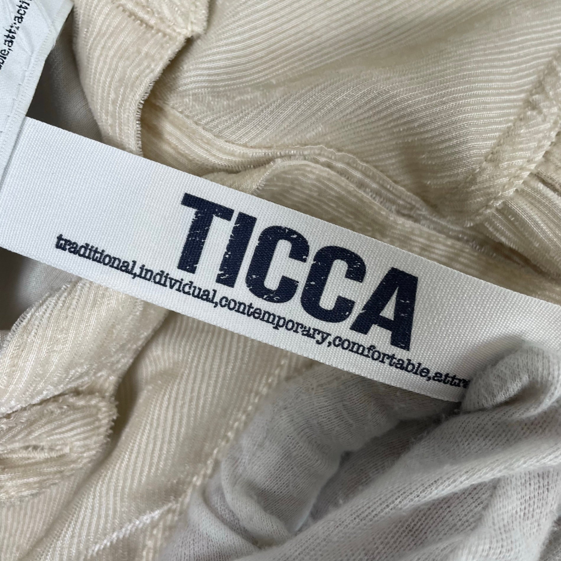 TICCA / CORDUROY SHIRT COAT 参考定価：34,000+tax SIZE:FREE