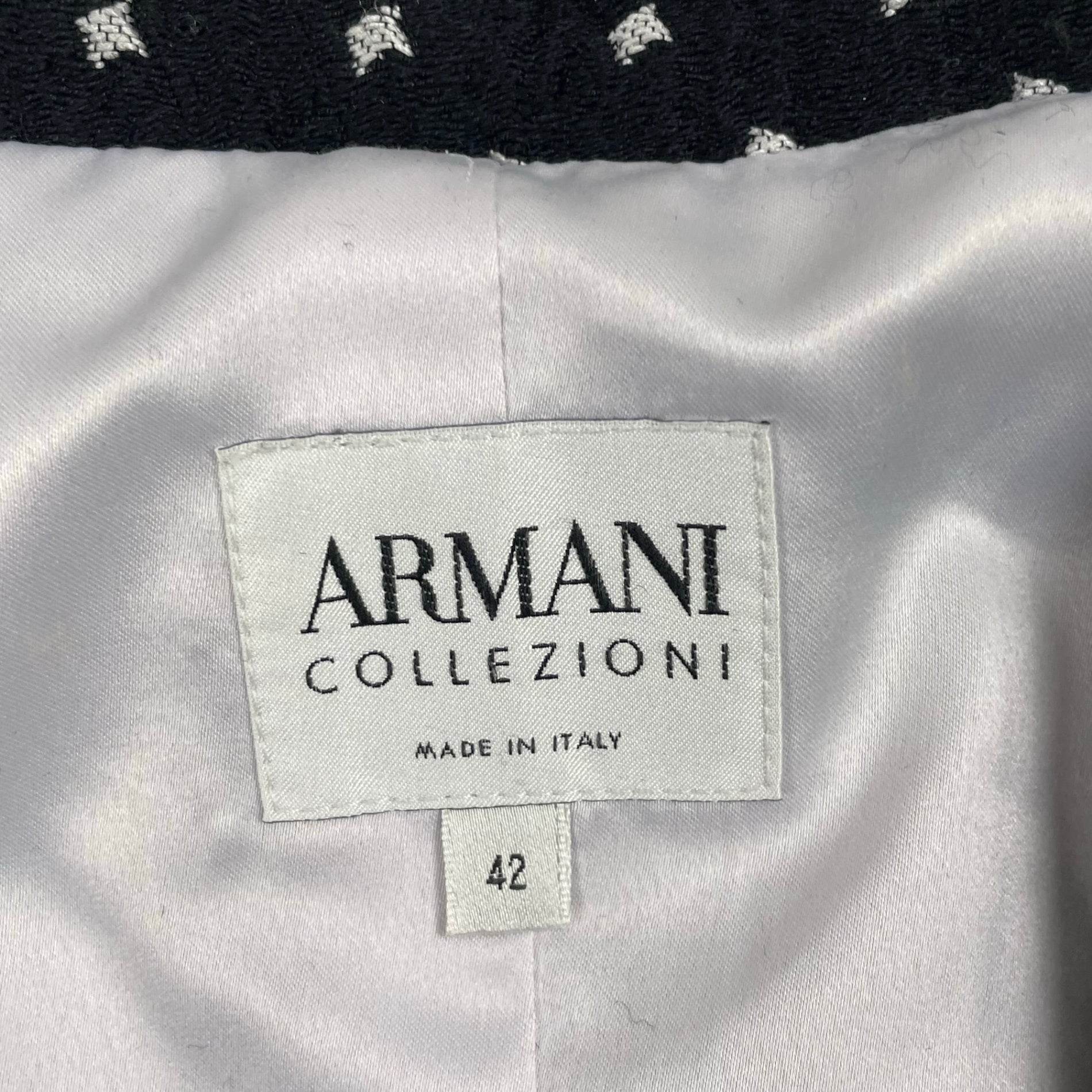 ARMANI COLLEZIONI アルマーニ コレツィオーニ / タキシードカラーショートジャケット ブラック イタリア製 参考定価：120,000程度 SIZE:42