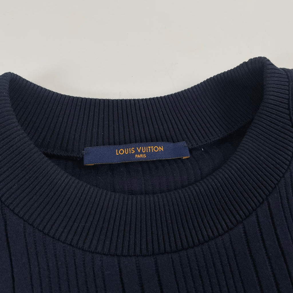 LOUIS VUITTON / エンボスロゴスウェット 参考定価：230,000程度 SIZE:M