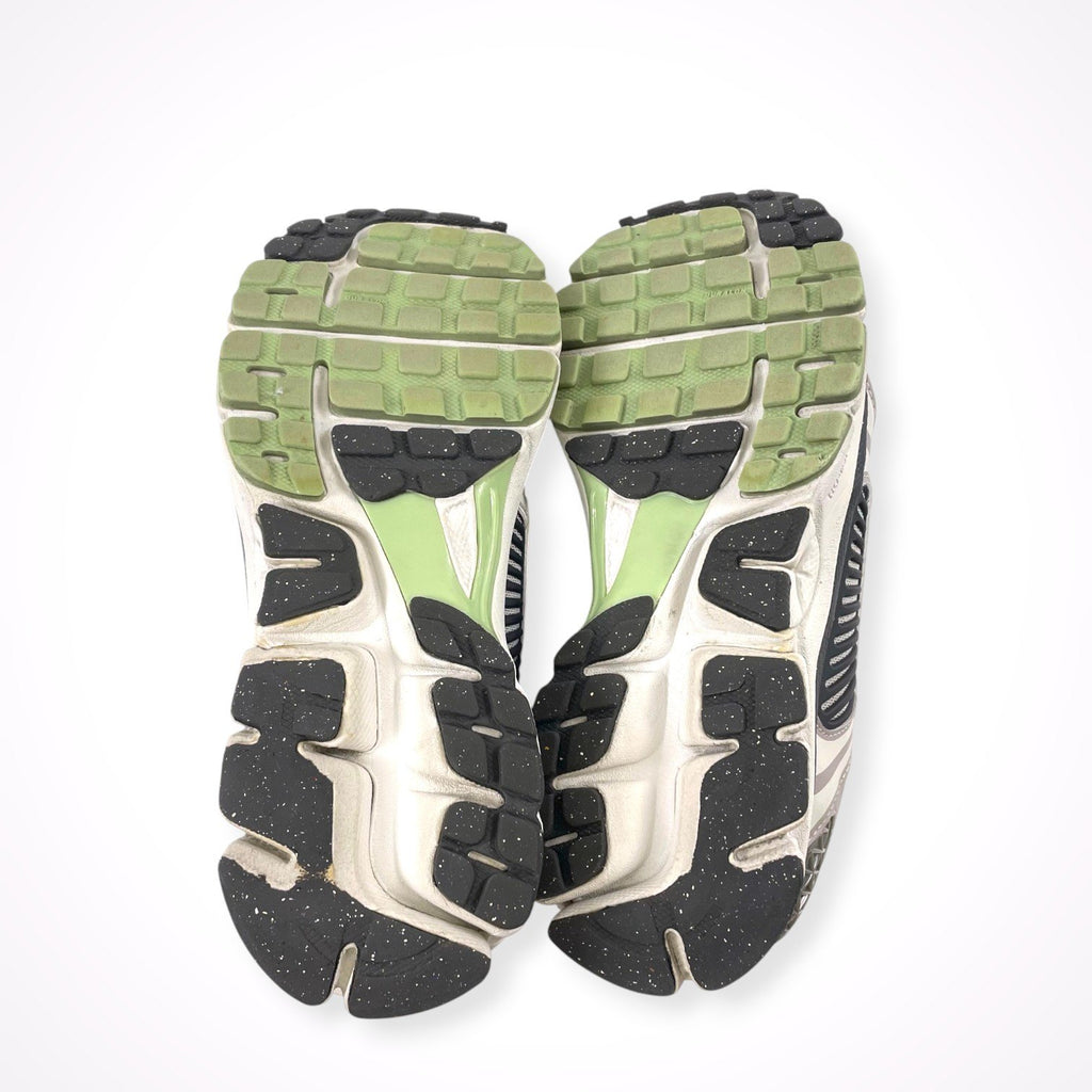 NIKE / WMNS ZOOM VOMERO 5 SIZE：23.5cm