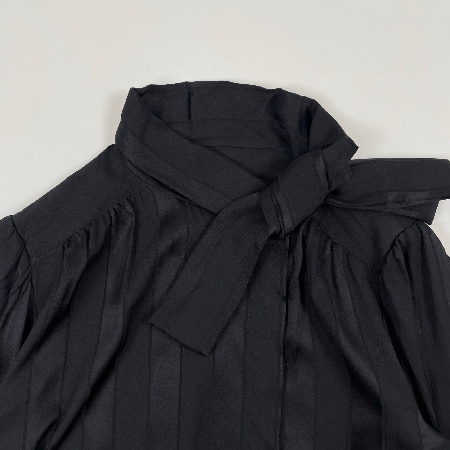 EURO VINTAGE / アシンメトリーシルクブラウス 参考定価：50,000程度 SIZE:42