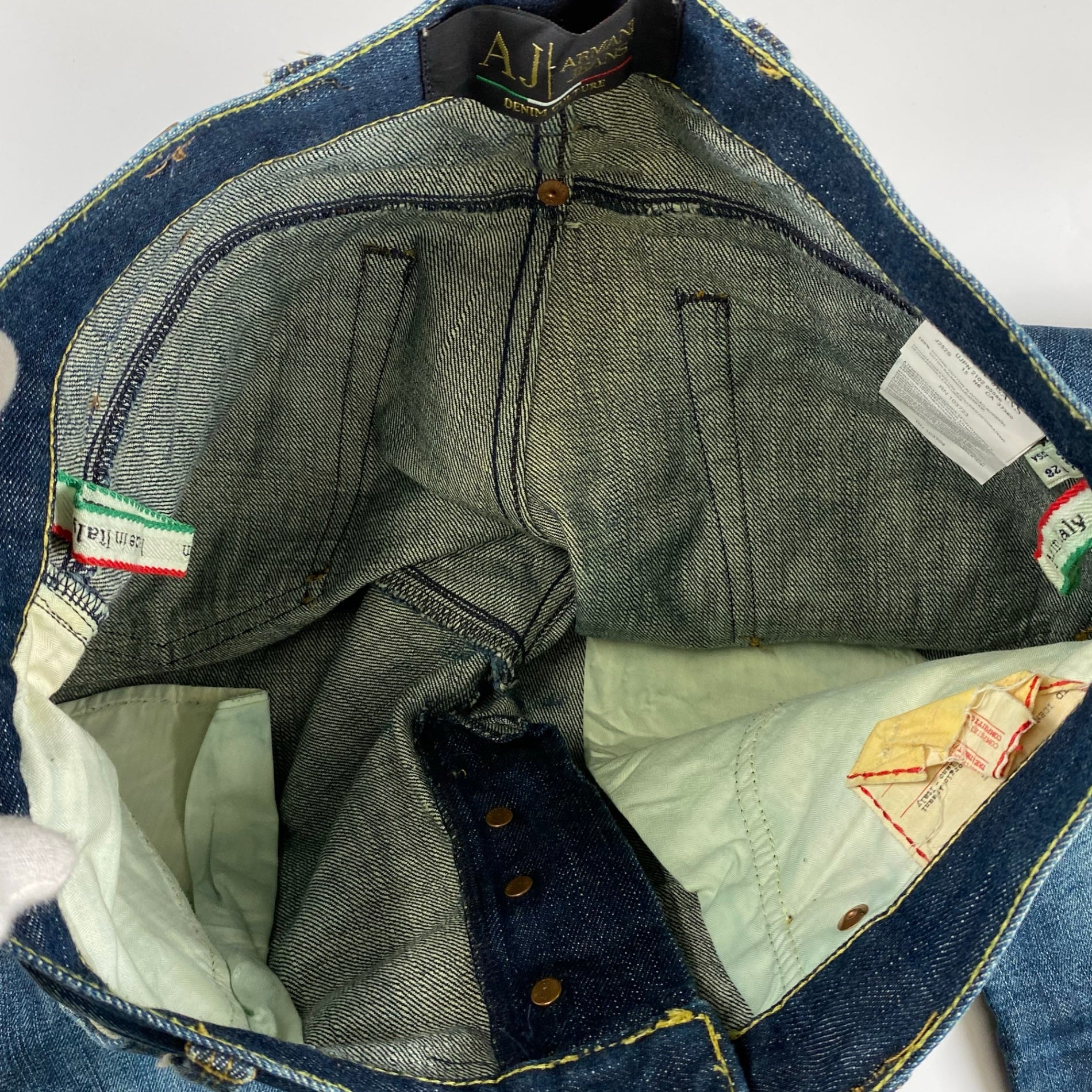 【プレミアム】 ARMANI JEANS DENIM CULTURE アルマーニジーンズ デニムカルチャー / ダメージ加工 デニムパンツ エンブレム セルビッジ 参考定価：60,000程度 SIZE:W29