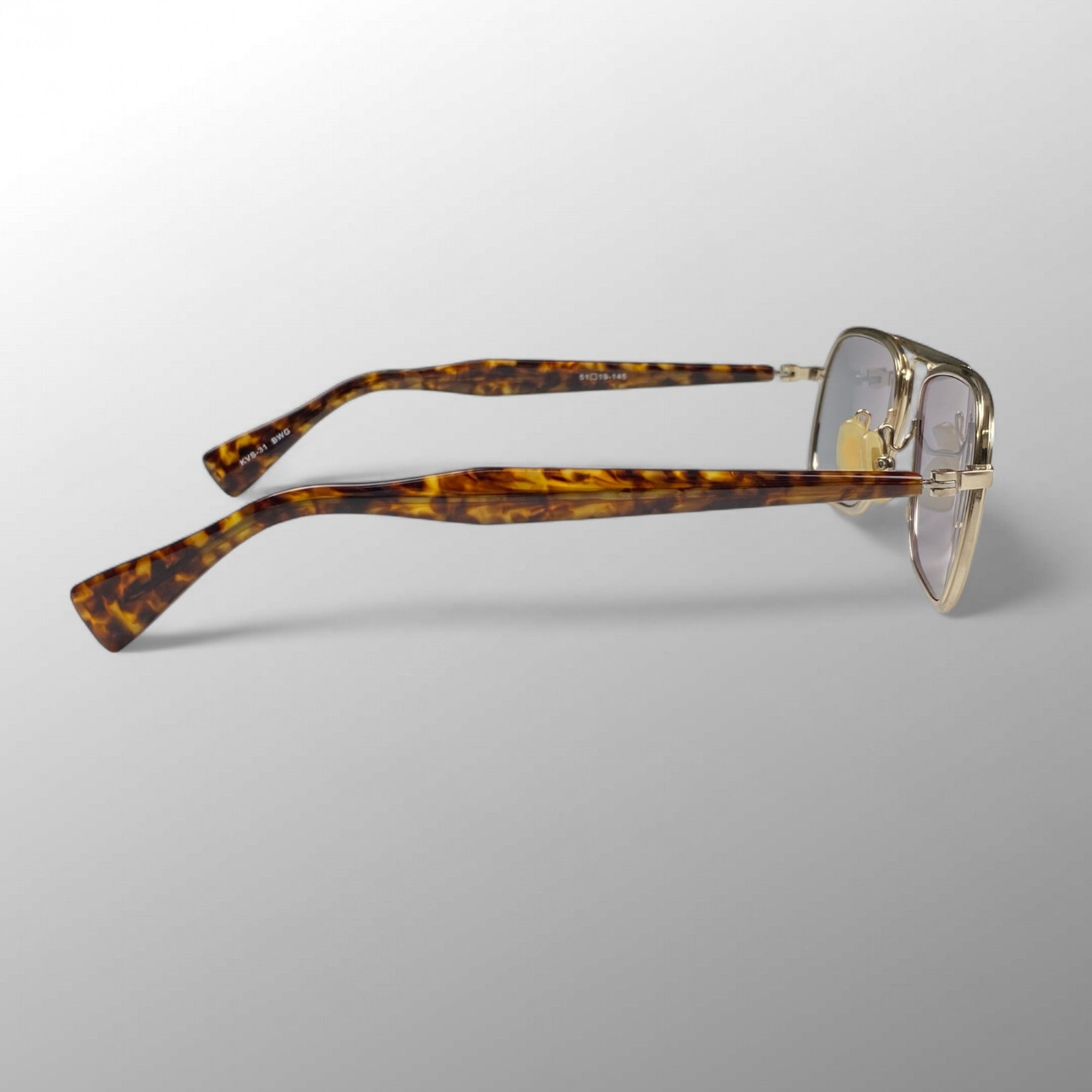 【極美品】 金子眼鏡 ヴィンテージコレクション / ブリッジデザイン サングラス KVS-31 BWG 参考定価：66,000+tax