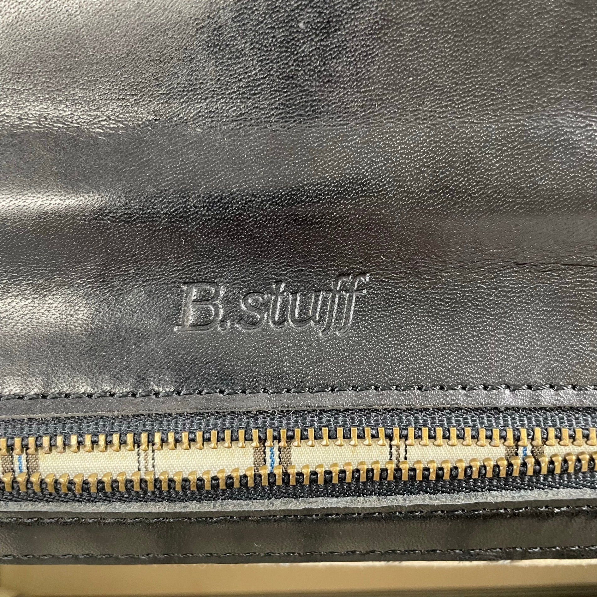 B.stuff / メタルパーツレザーハンドバッグ 参考定価：45,000程度