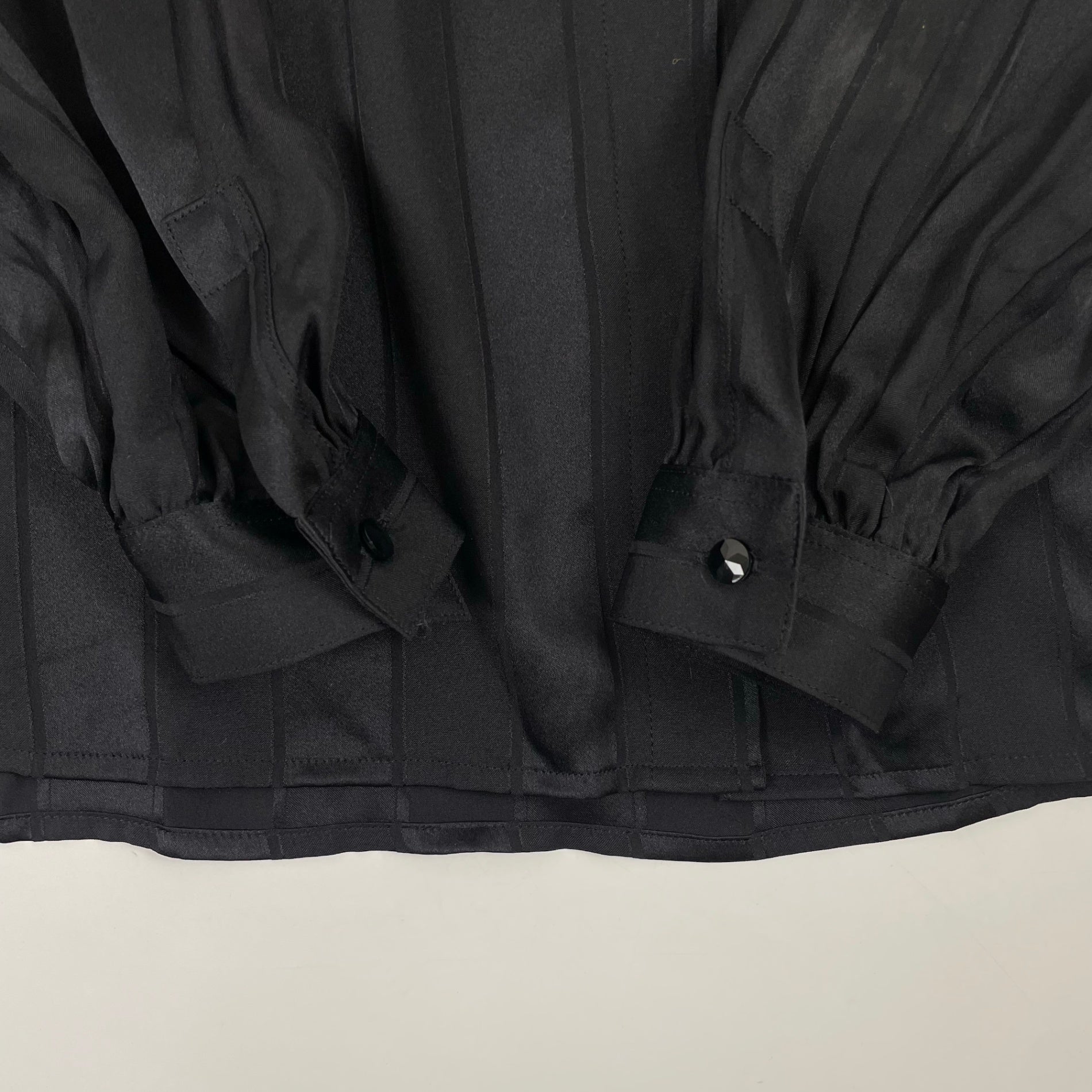 EURO VINTAGE / アシンメトリーシルクブラウス 参考定価：50,000程度 SIZE:42