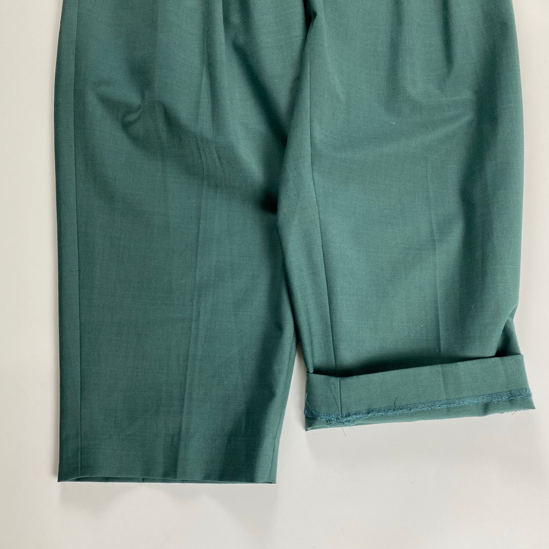 LOEFF ロエフ / 2タックパンツ グリーン 参考定価：31,000+tax SIZE:0