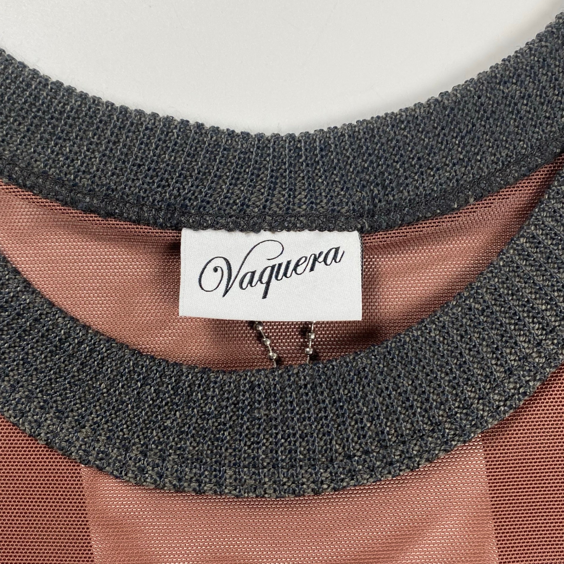 未使用  Vaquera ヴァケラ ユニセックス / ラインストーン「LOVE」ノースリーブ ブラウン 参考定価：183＄(27,000程度) SIZE:M