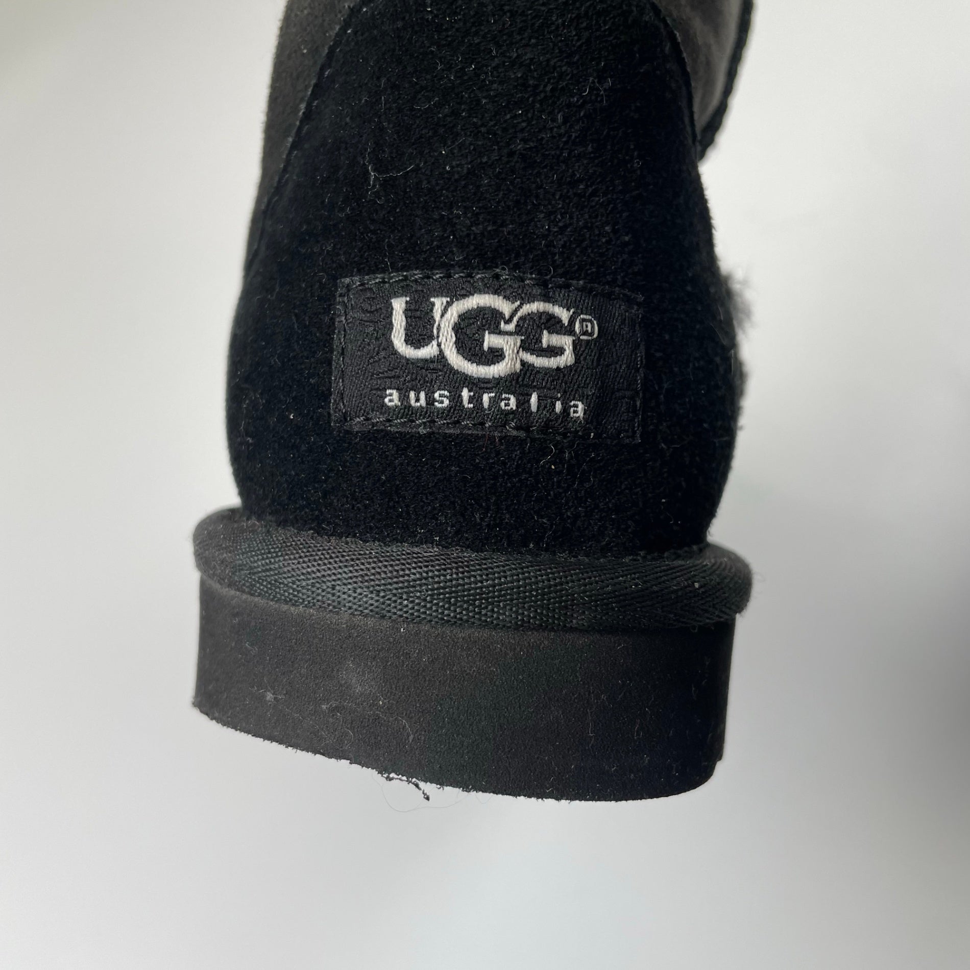 UGG アグ / CLASSIC TALL ムートンブーツ ブラック 参考定価：30,000程度 SIZE:23.5cm