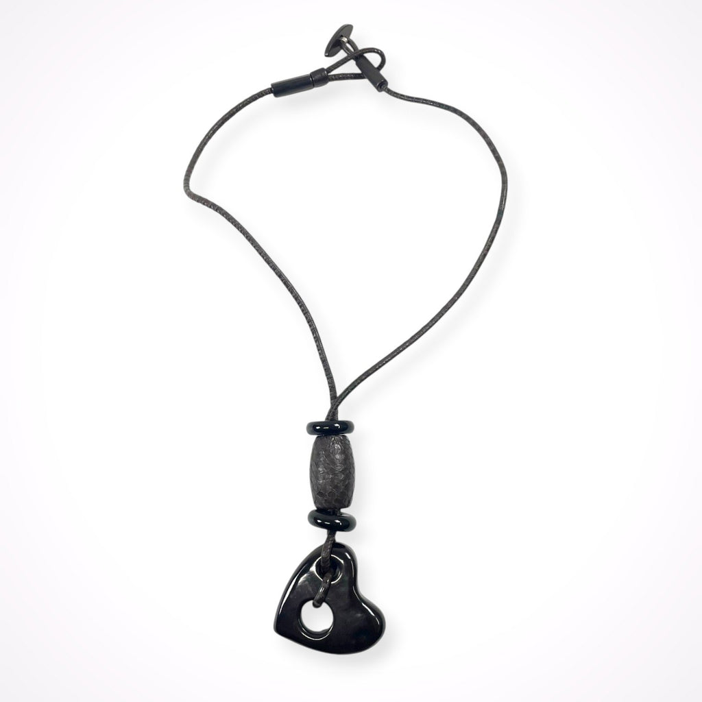 GIORGIO ARMANI / レザーMIXホーンハートネックレス 参考定価：130,000程度