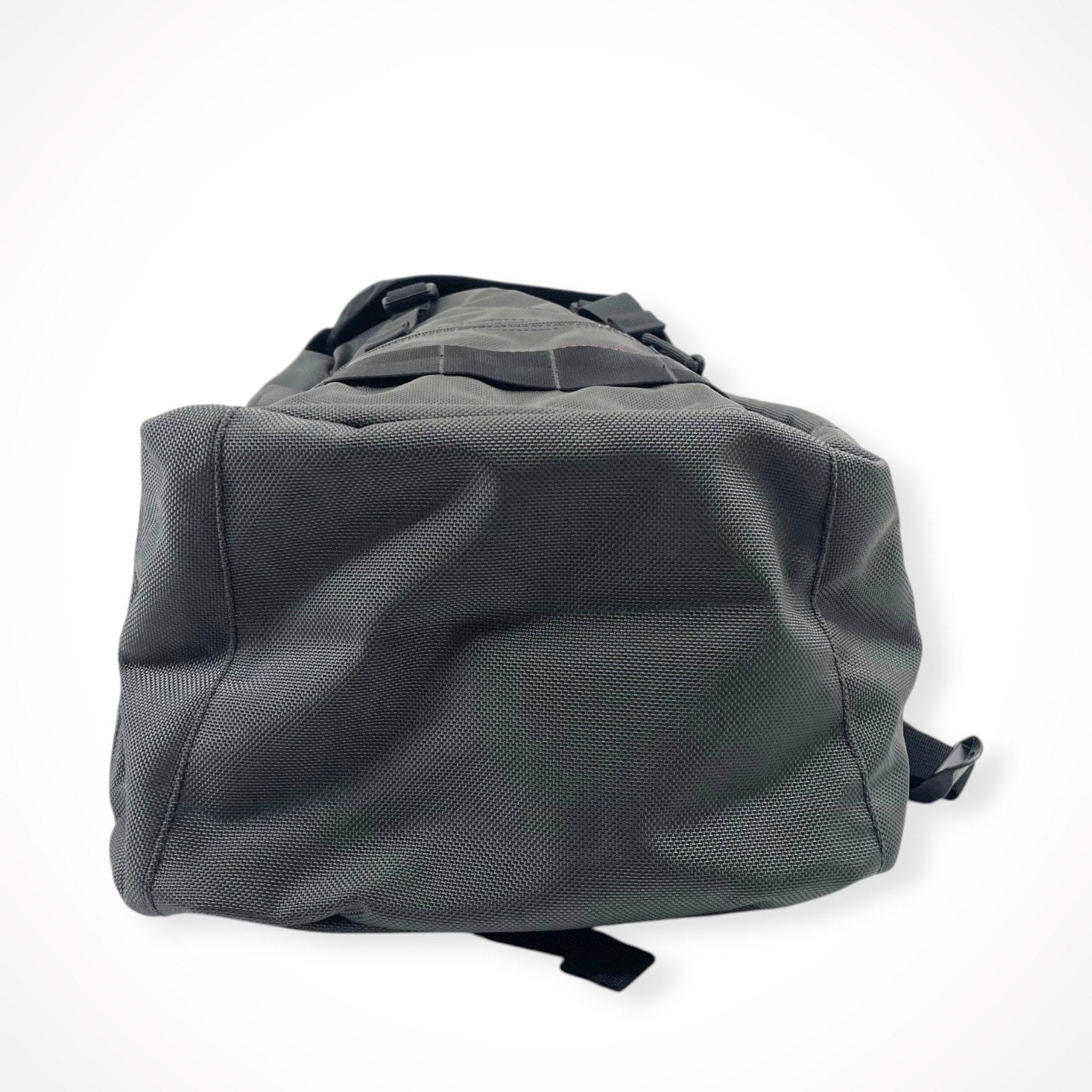 BRIEFING × TOMORROW LAND / 別注 FLAP PACK グレー×ブラック 参考定価：40,000程度 BRIEFING × TOMORROW LAND / 別注 FLAP PACK グレー×ブラック 参考定価