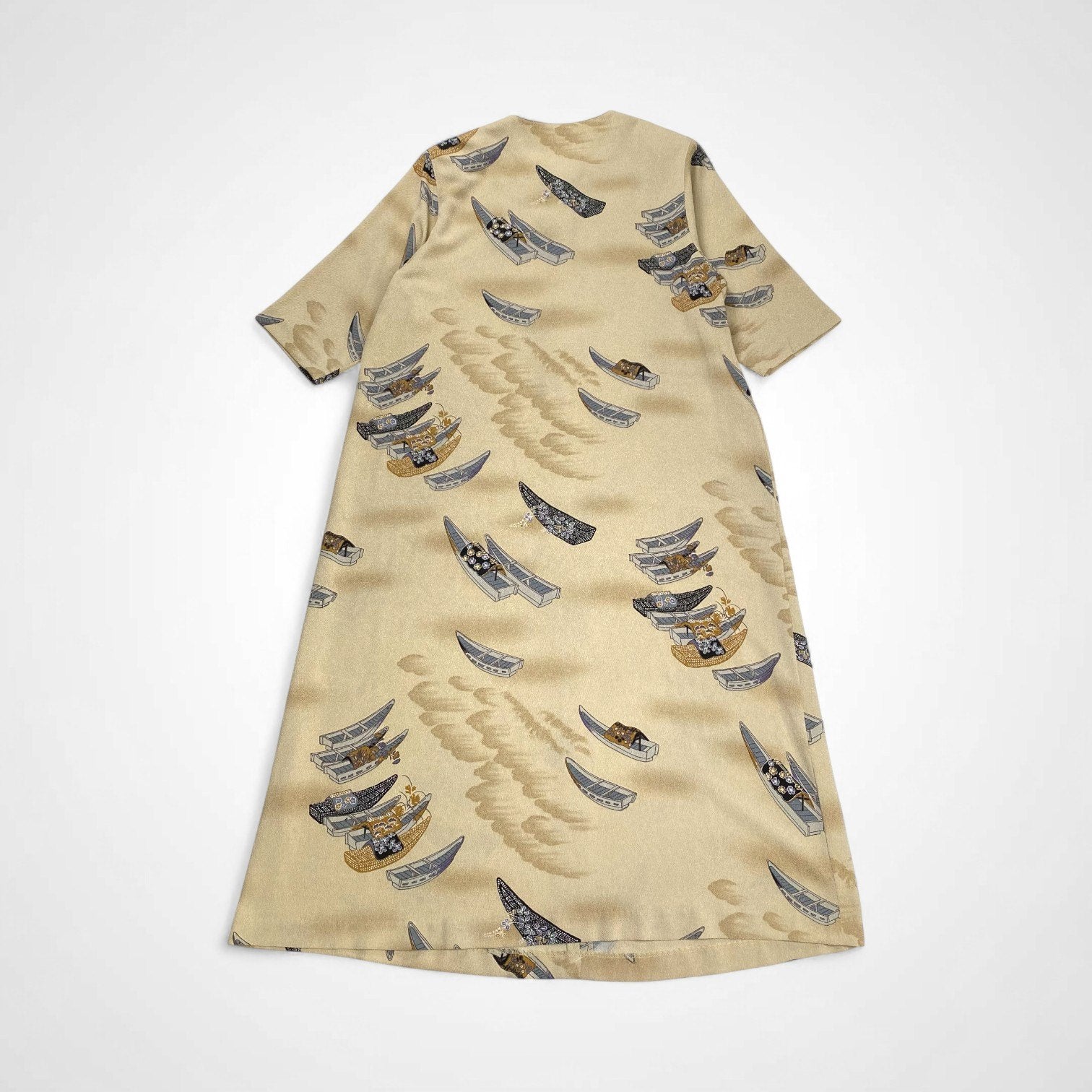 詩仙堂 BY HITOSHI TAMURA / 日本画 舟柄 ちりめん ワンピース くるみボタン 日本製 参考定価：35,000程度