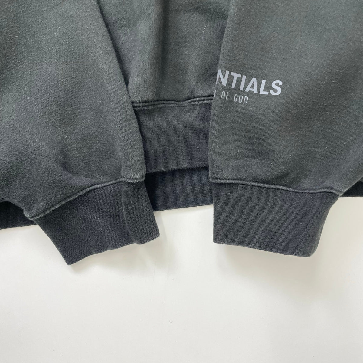 ESSENTIAL FEAR OF GOD / クロップドパーカー ブラック SIZE：XL