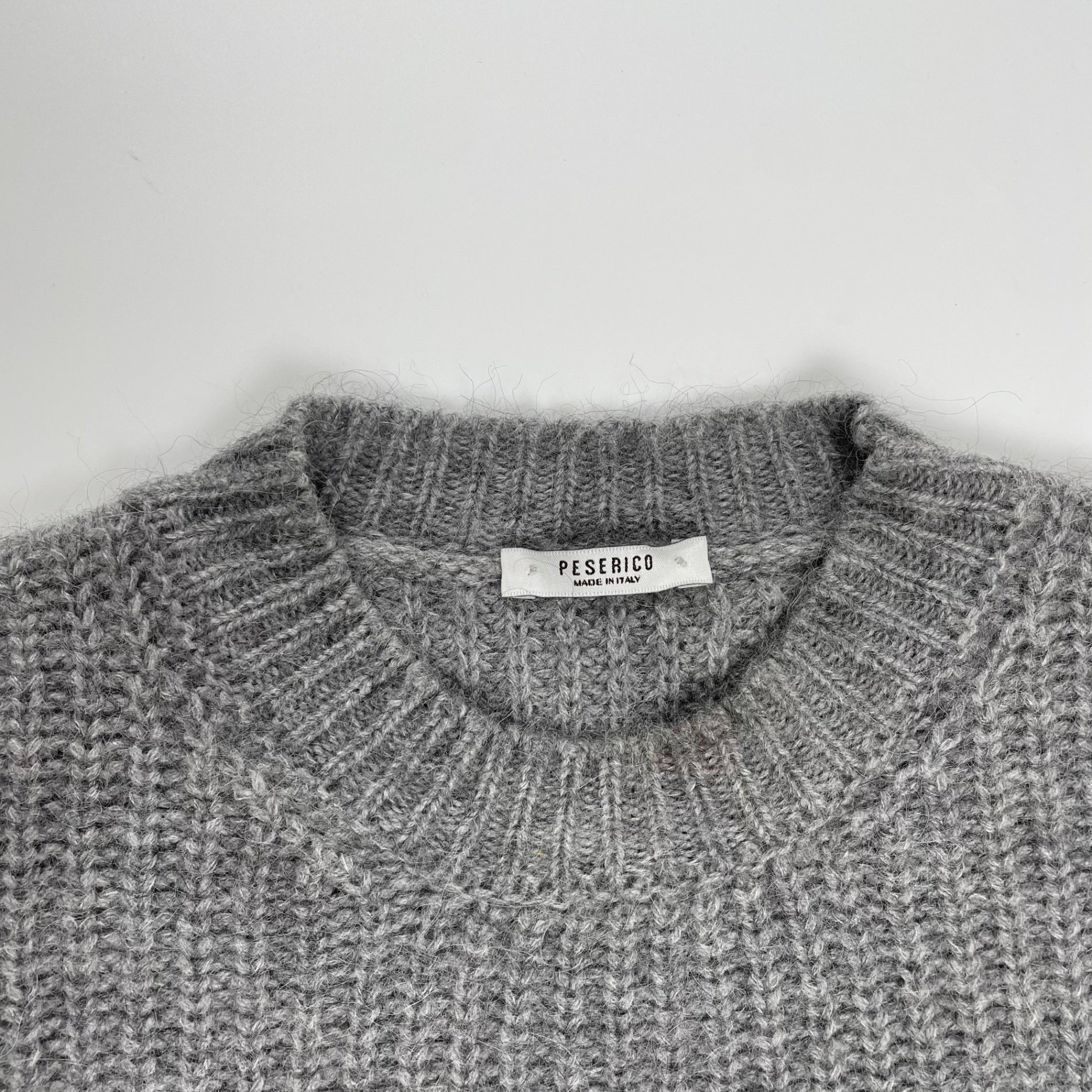 PESERICO ペゼリコ　上質ウール×シルク×カシミヤ　ニット　グレー　40 PESERICO ペゼリコ / シルクカシミヤMIXニット グレー 参考定価