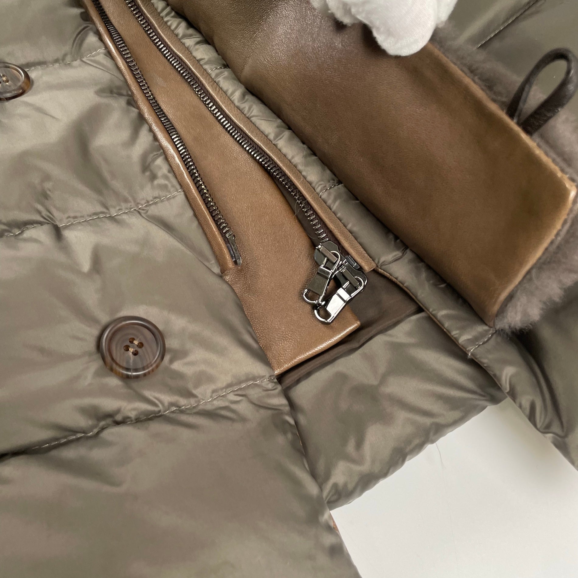 EMMETI / GREYN-3Bムートンダウン 参考定価：189,000+tax SIZE:46