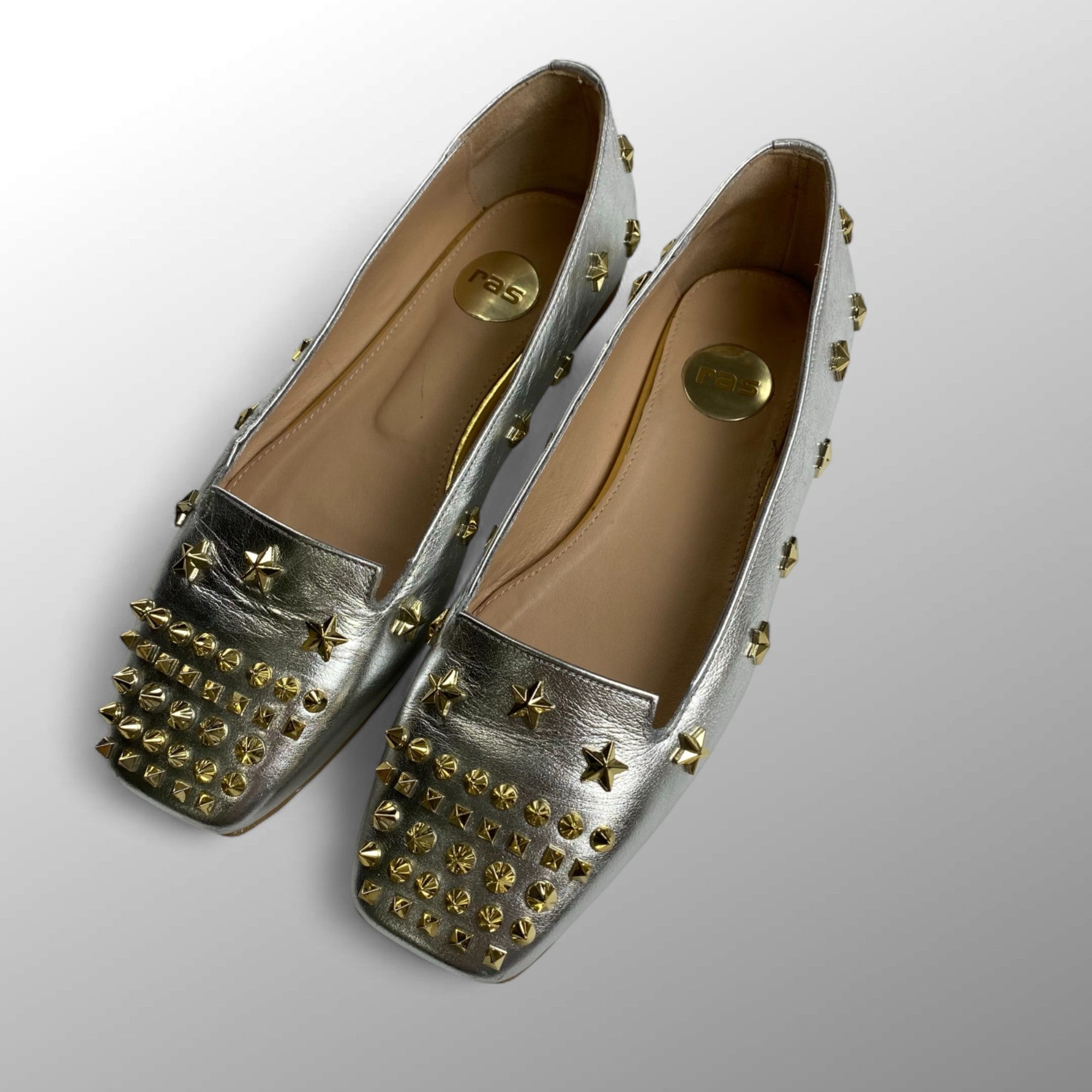 ras ラス / スタッズスクエアトウパンプス 参考定価：40,000程度 SIZE:24cm程度