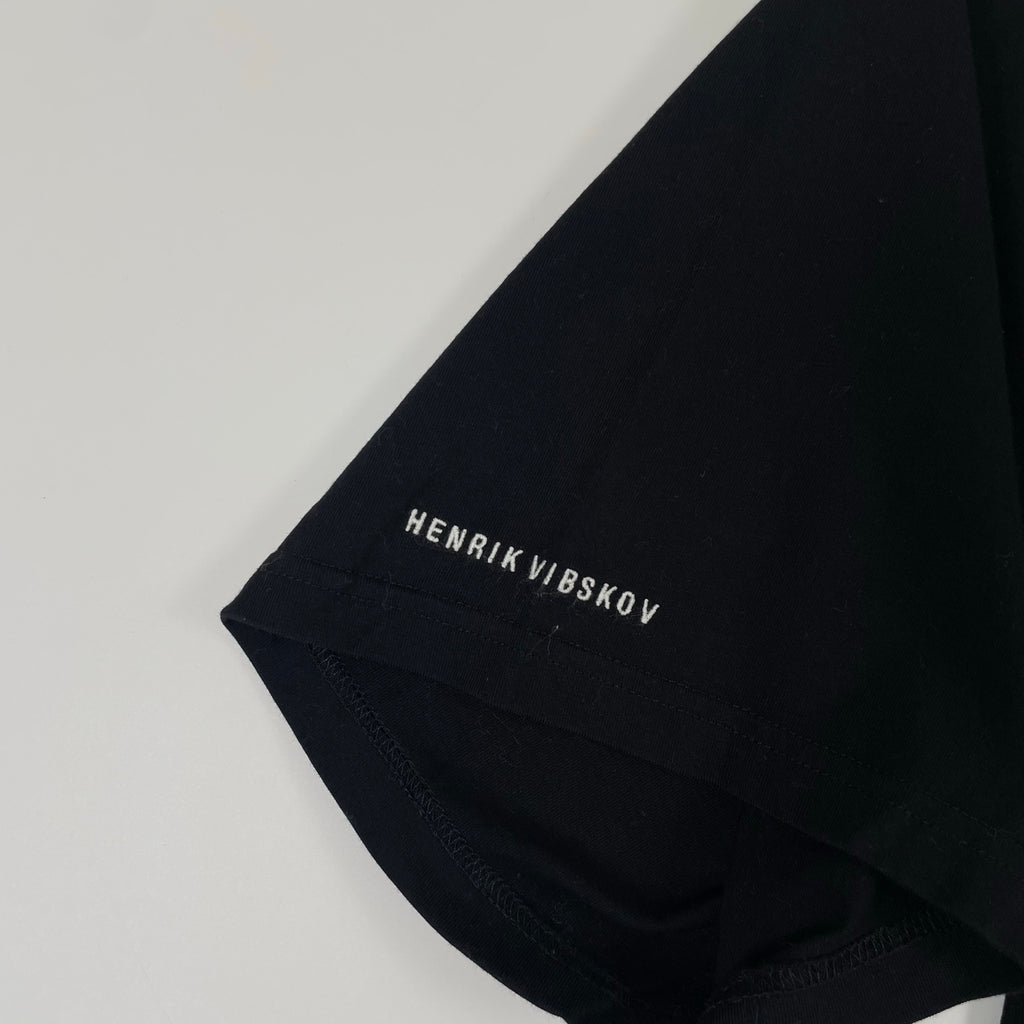 HENRIK VIBKOV ヘンリックヴィブスコフ / エンブロイダリーTシャツ ブラック SIZE：XL